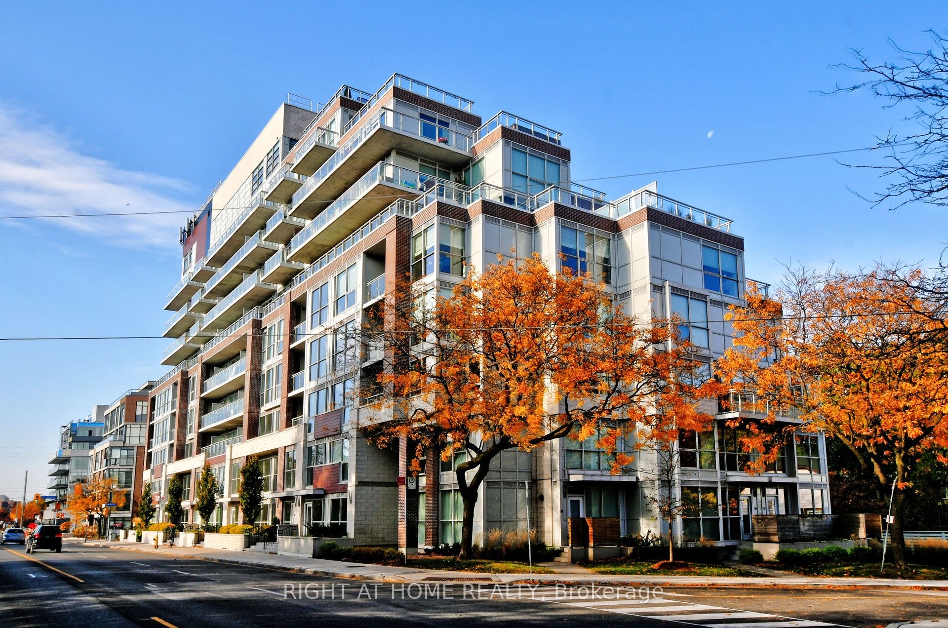1350 Kingston Road Th03