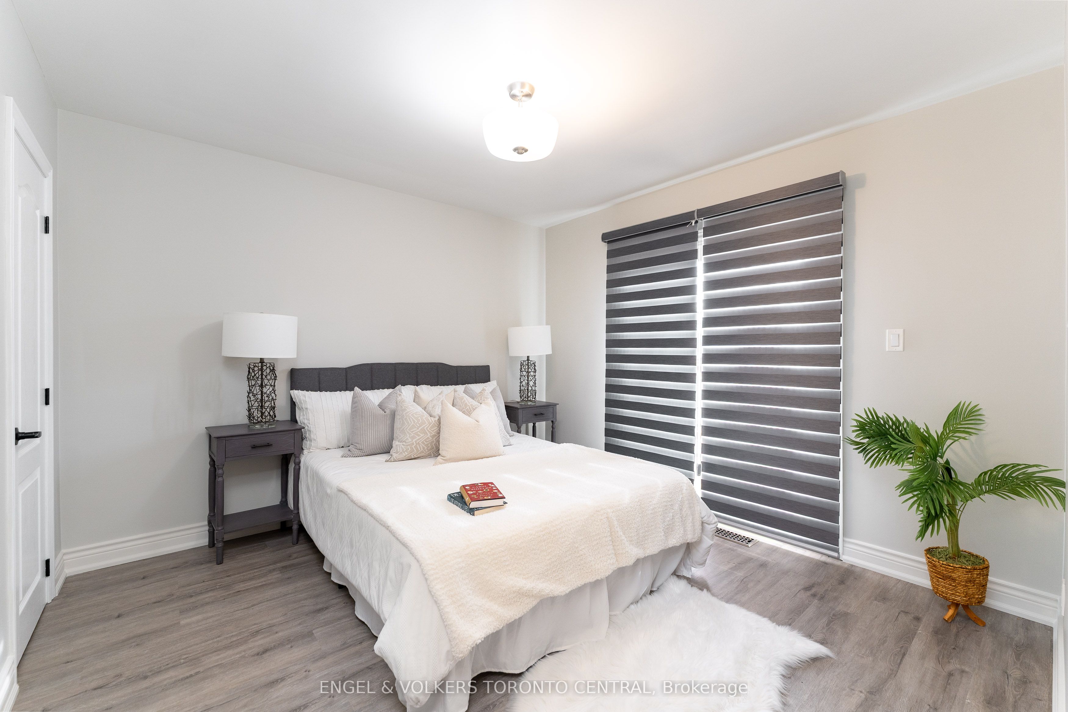 767 Phillip Murray Avenue Property Photo 13