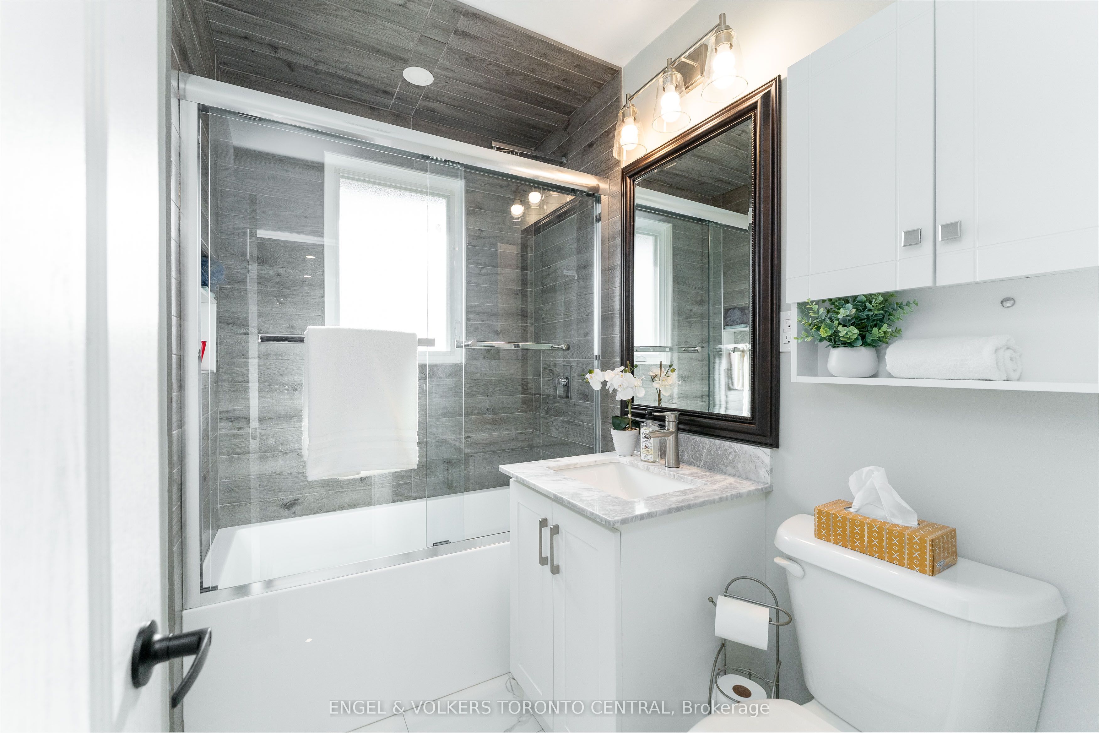 767 Phillip Murray Avenue Property Photo 14