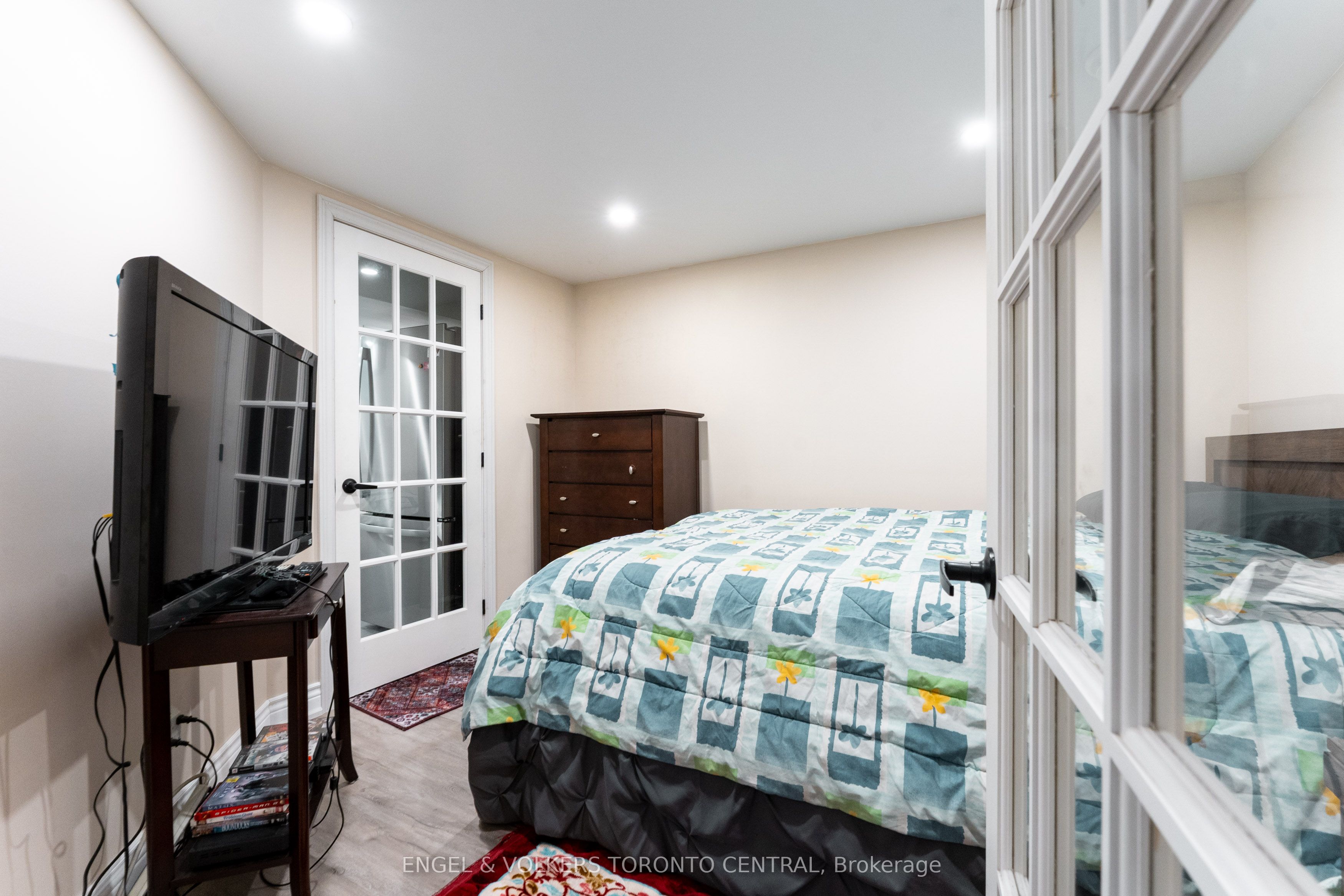 767 Phillip Murray Avenue Property Photo 25
