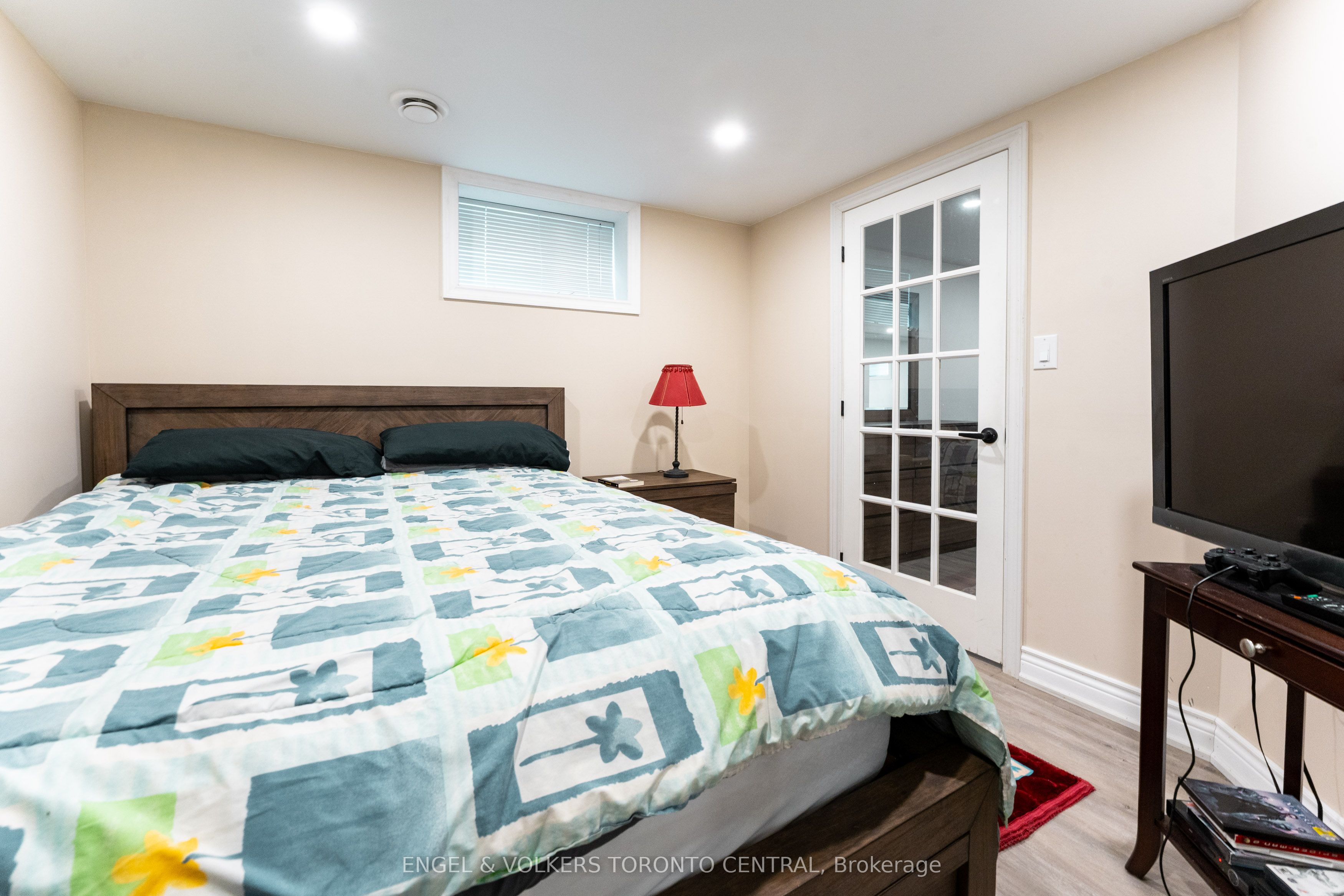 767 Phillip Murray Avenue Property Photo 26