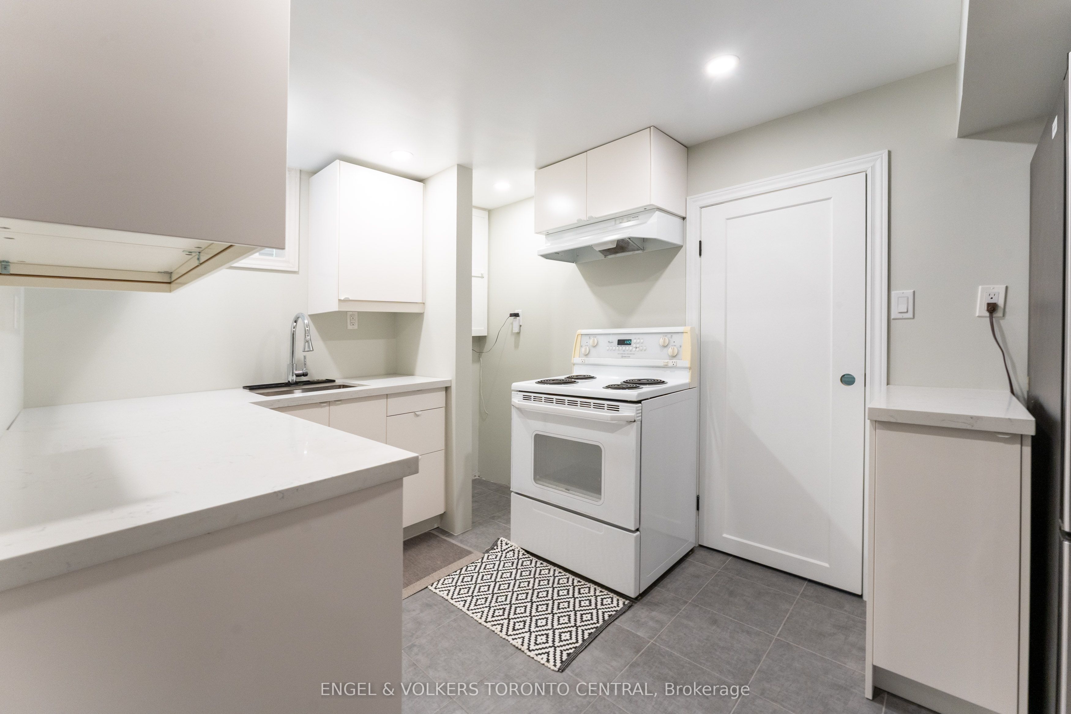 767 Phillip Murray Avenue Property Photo 28