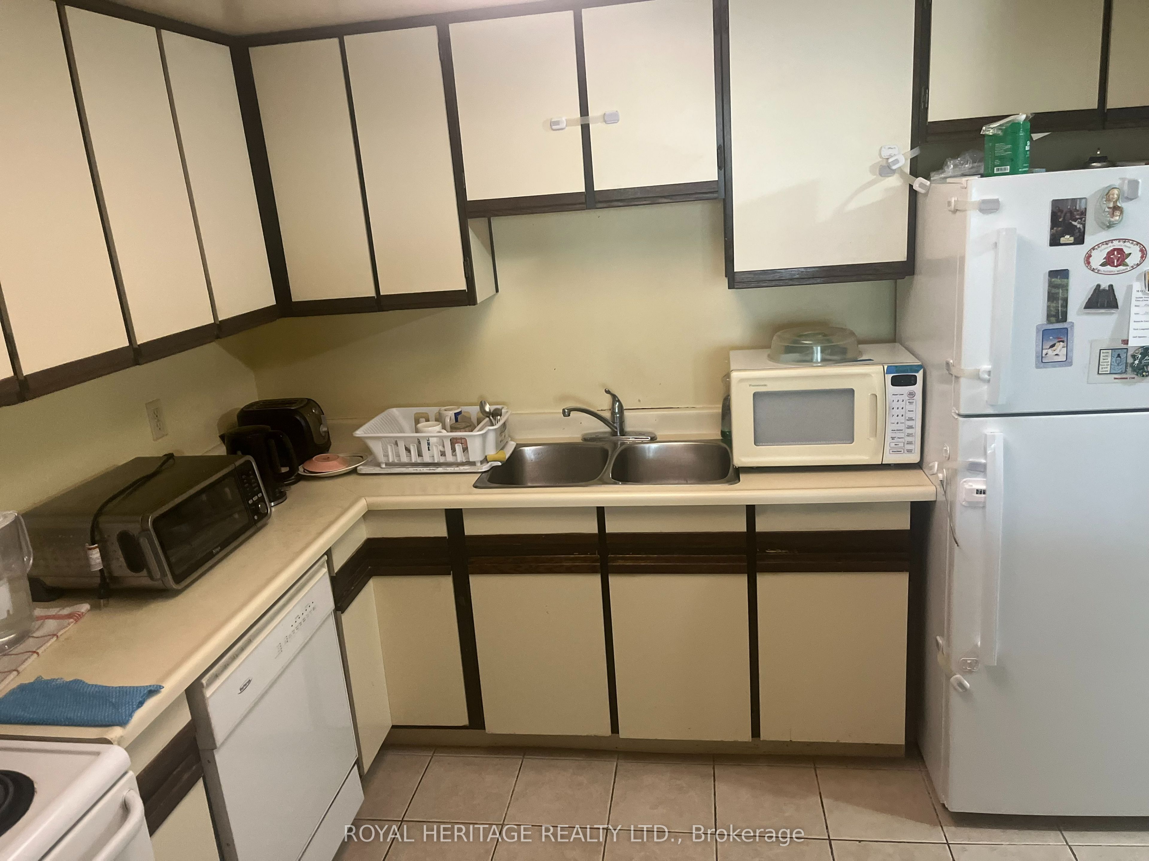 20 Dean Park Road 617 Property Photo 12