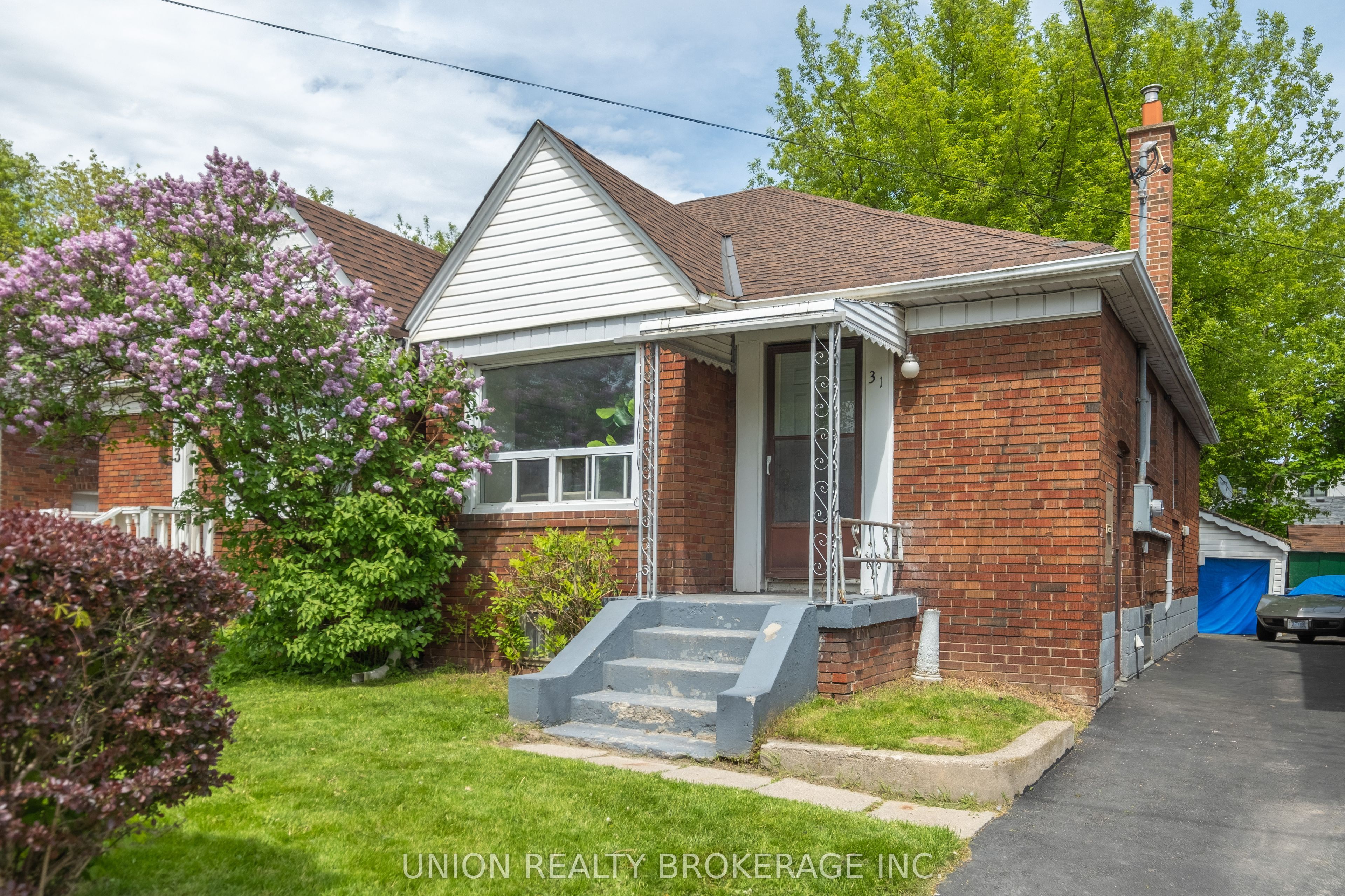 31 Thora Avenue Property Photo 1