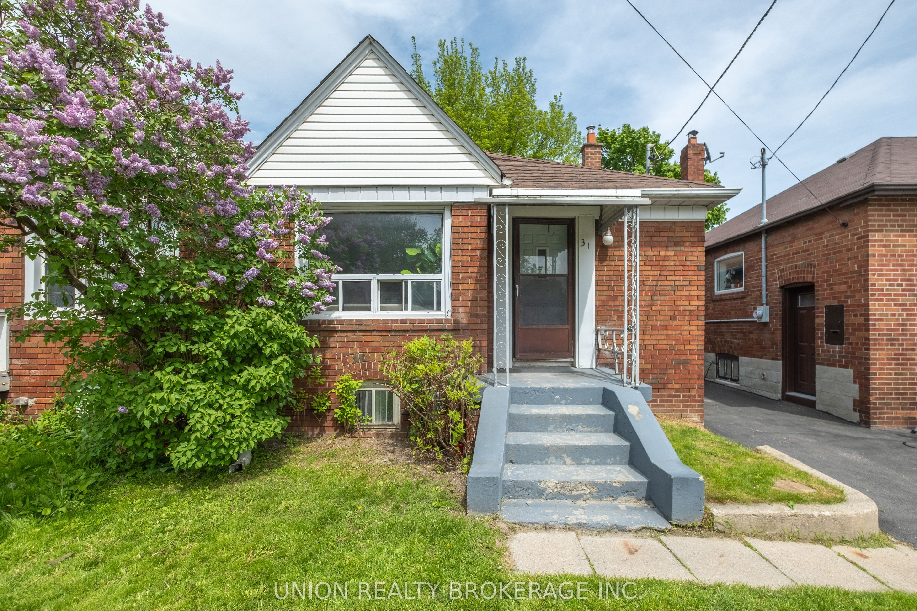 31 Thora Avenue Property Photo 2