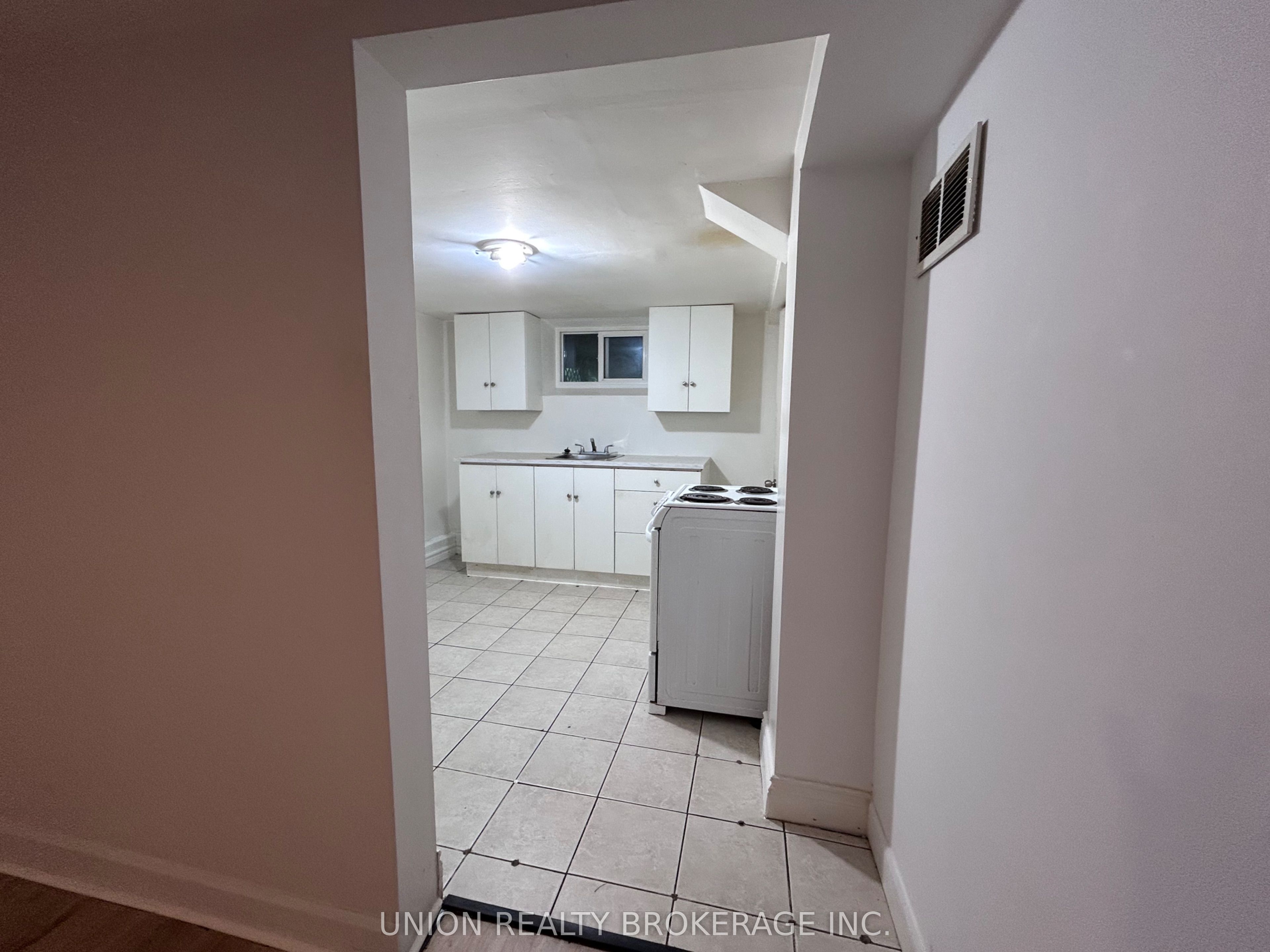 31 Thora Avenue Property Photo 21