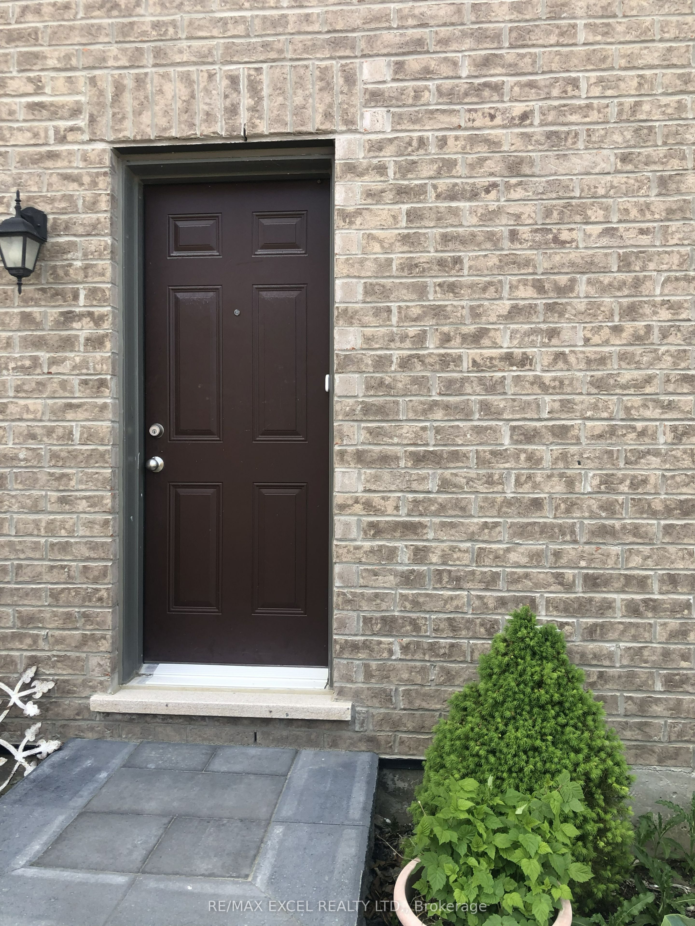 13 Kilmarnock Crescent Bsmt # 1 Property Photo 3