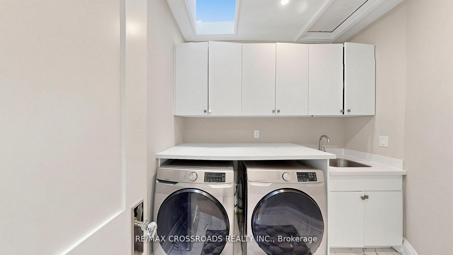 1427 Rosebank Road Property Photo 35