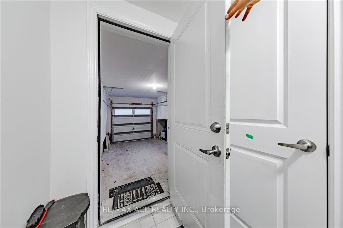 788 Eddystone Path Property Photo 24