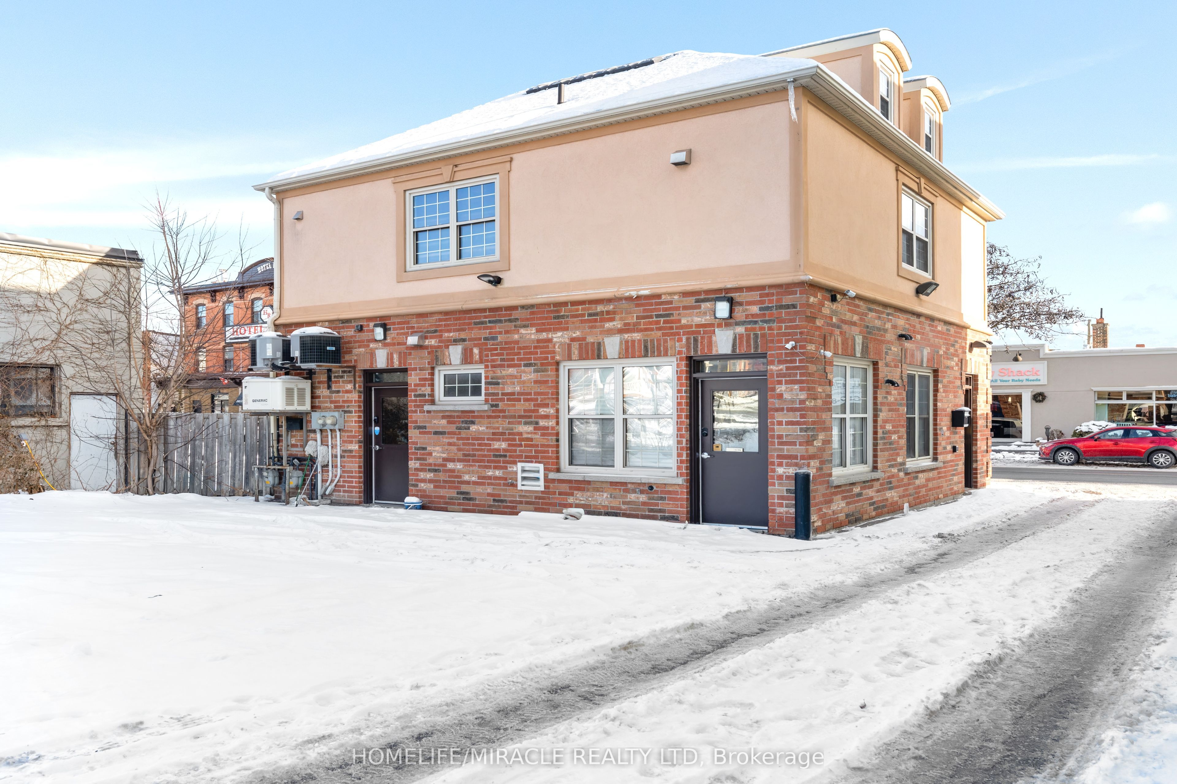 128 Brock Street N Property Photo 6