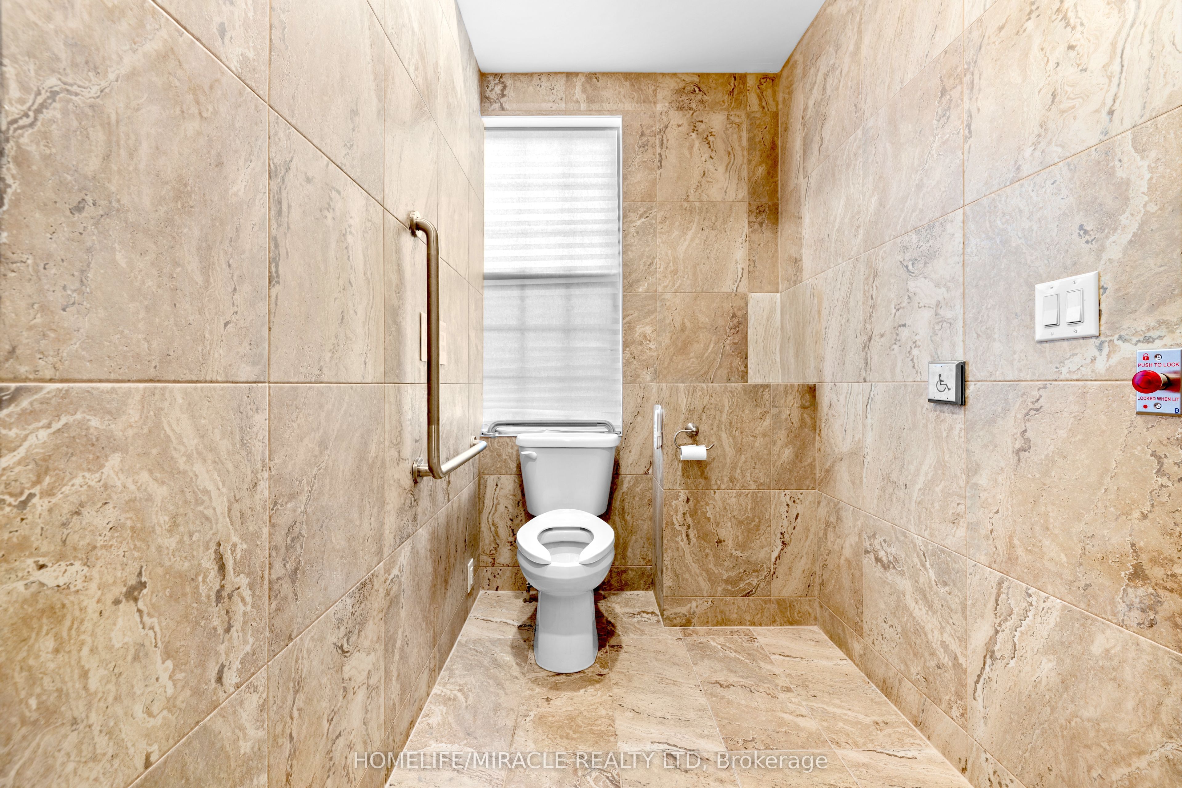 128 Brock Street N Property Photo 24