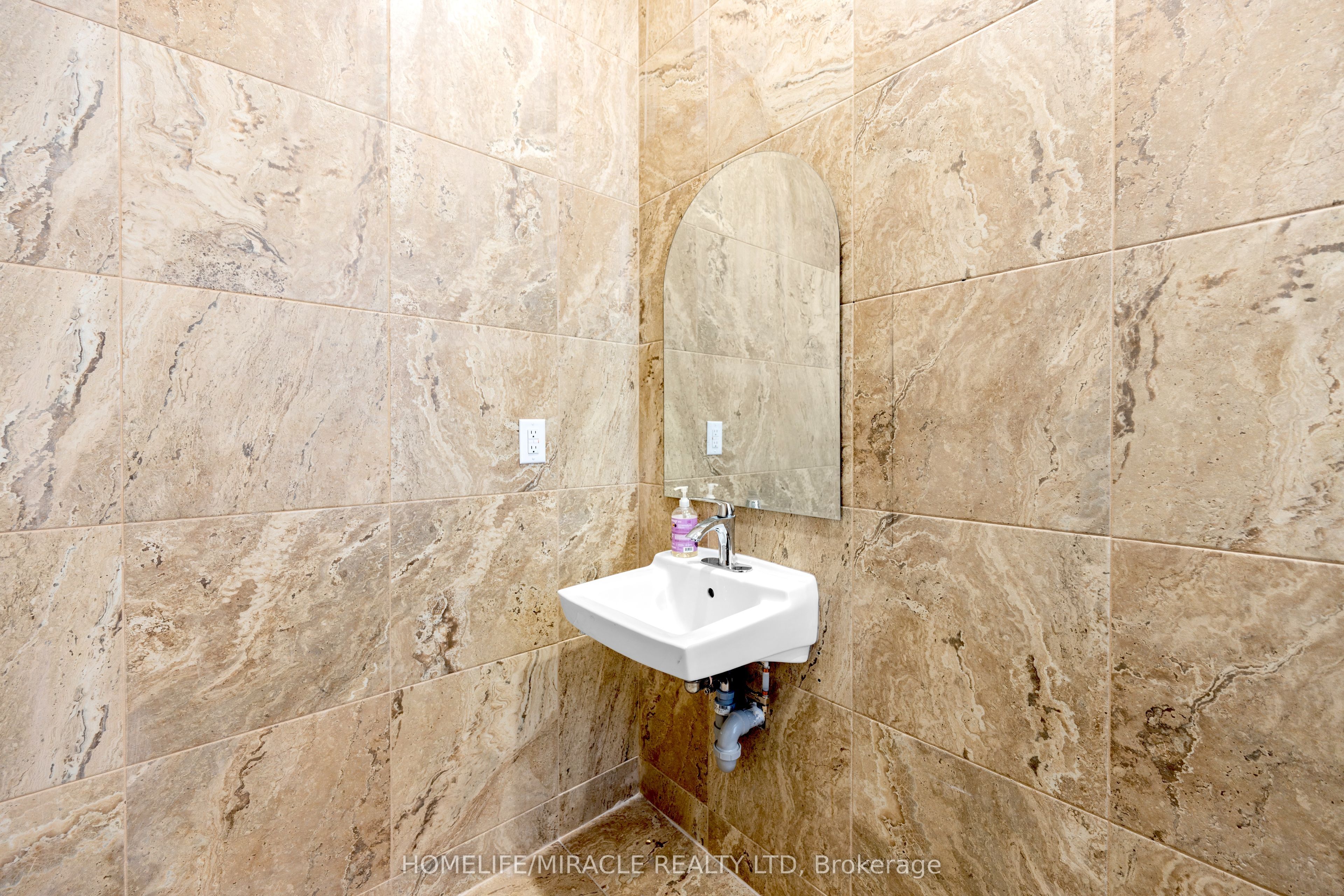 128 Brock Street N Property Photo 25