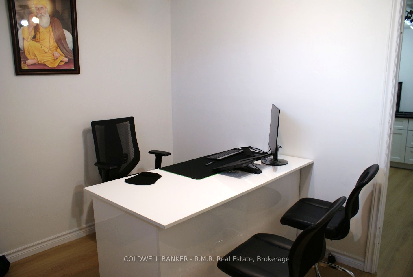 21 Bond Street E Property Photo 3