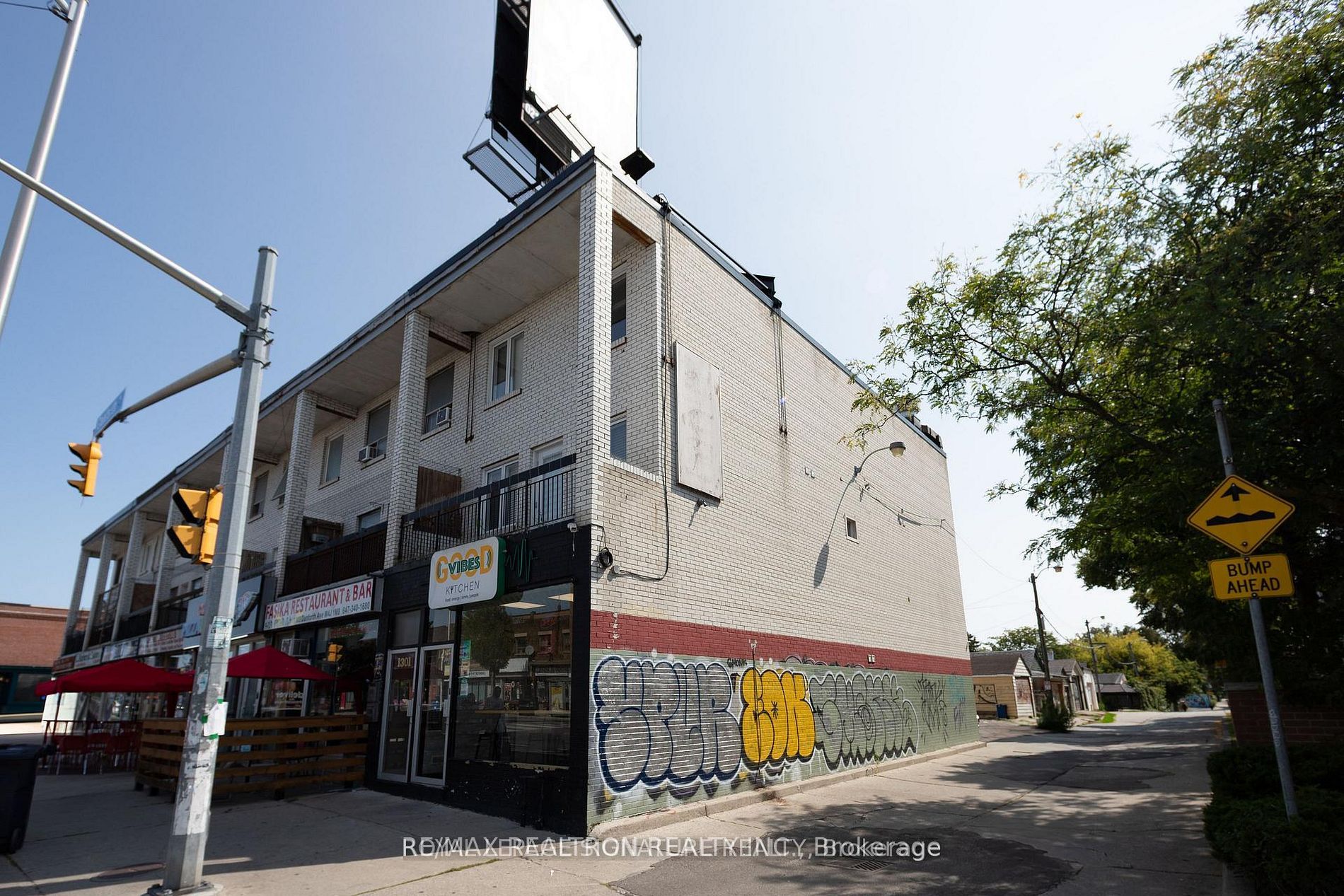 1299 Danforth Avenue Property Photo 7