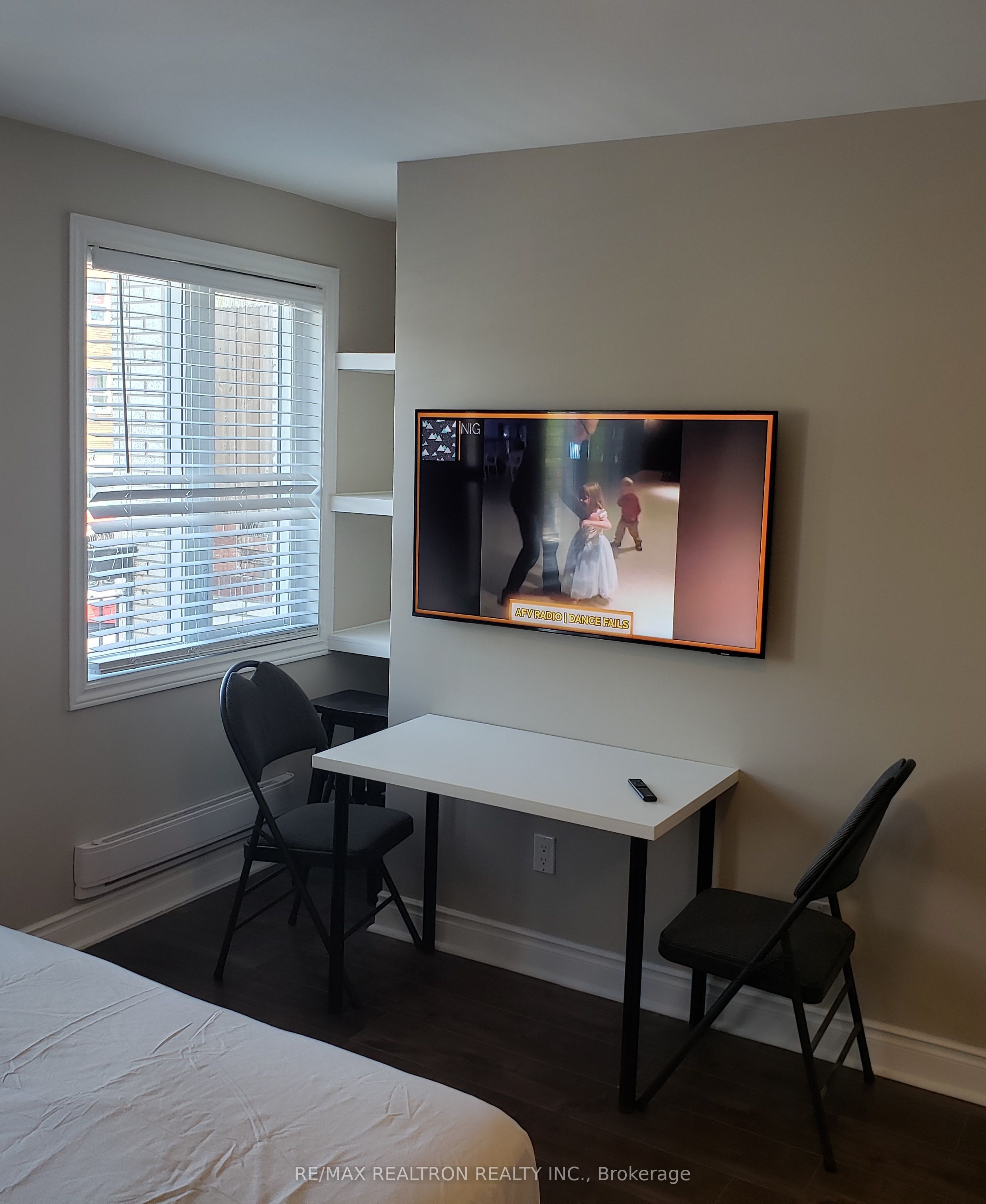 1299 Danforth Avenue Property Photo 9
