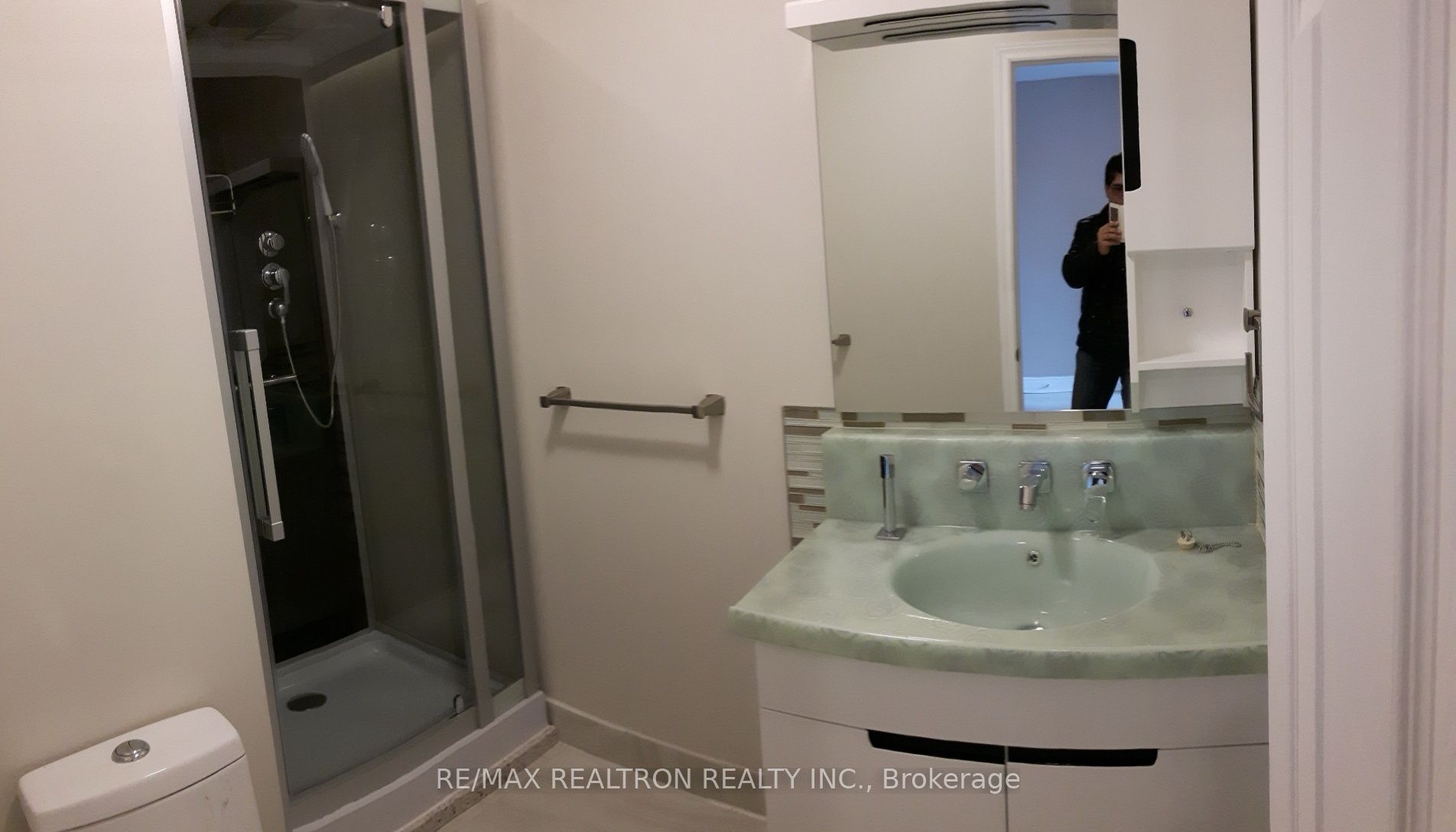 1299 Danforth Avenue Property Photo 20