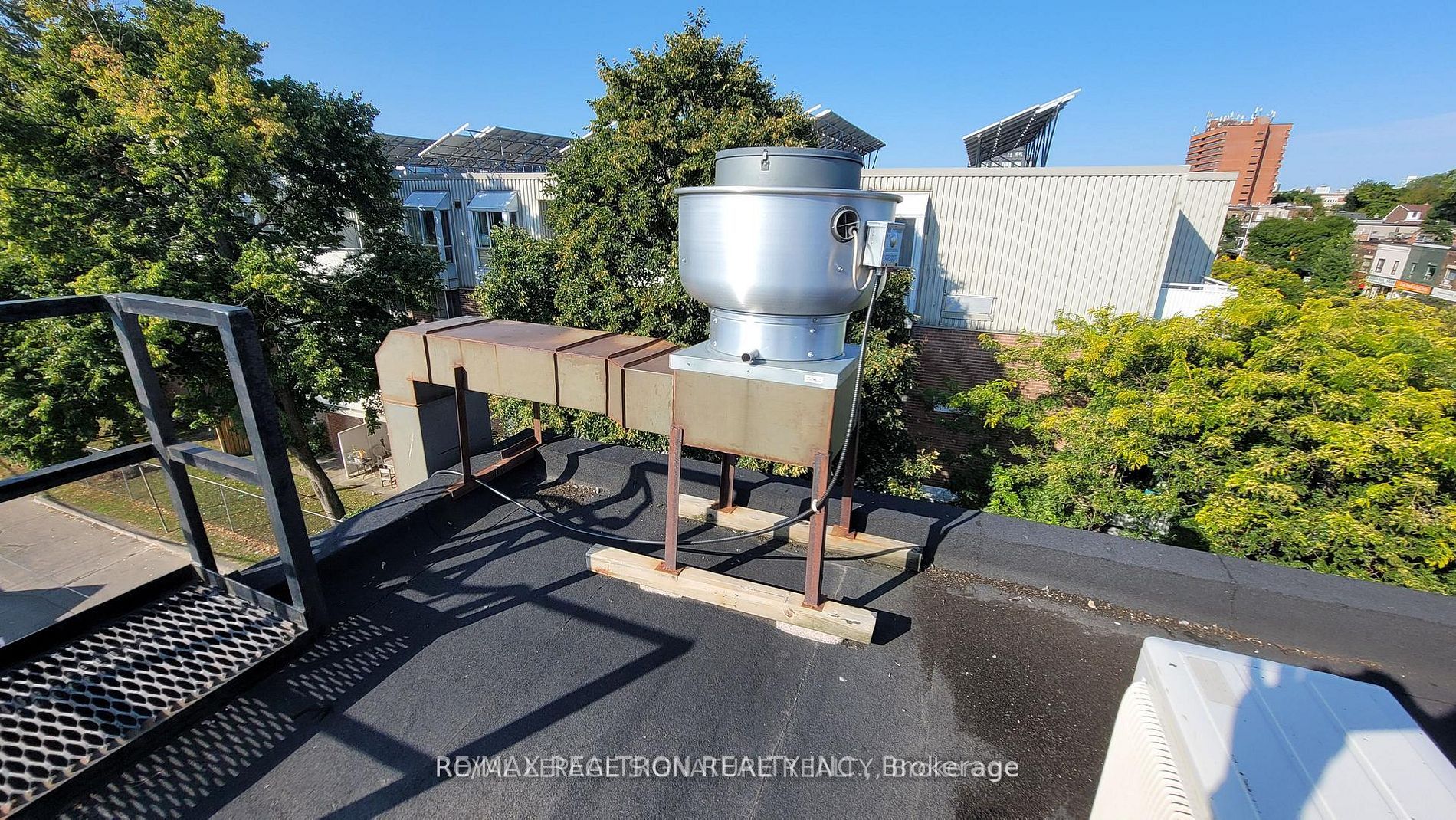 1299 Danforth Avenue Property Photo 33
