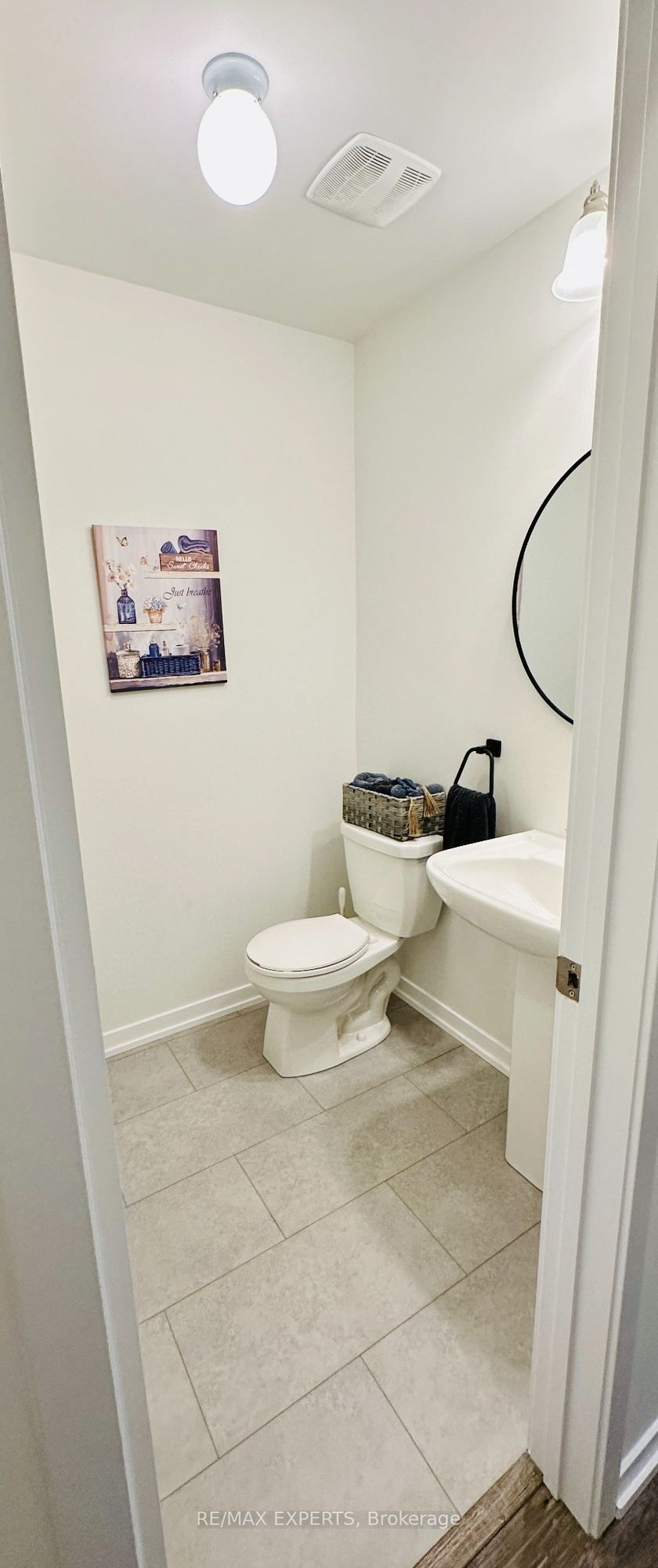 1541 Wheatcroft Drive Property Photo 4