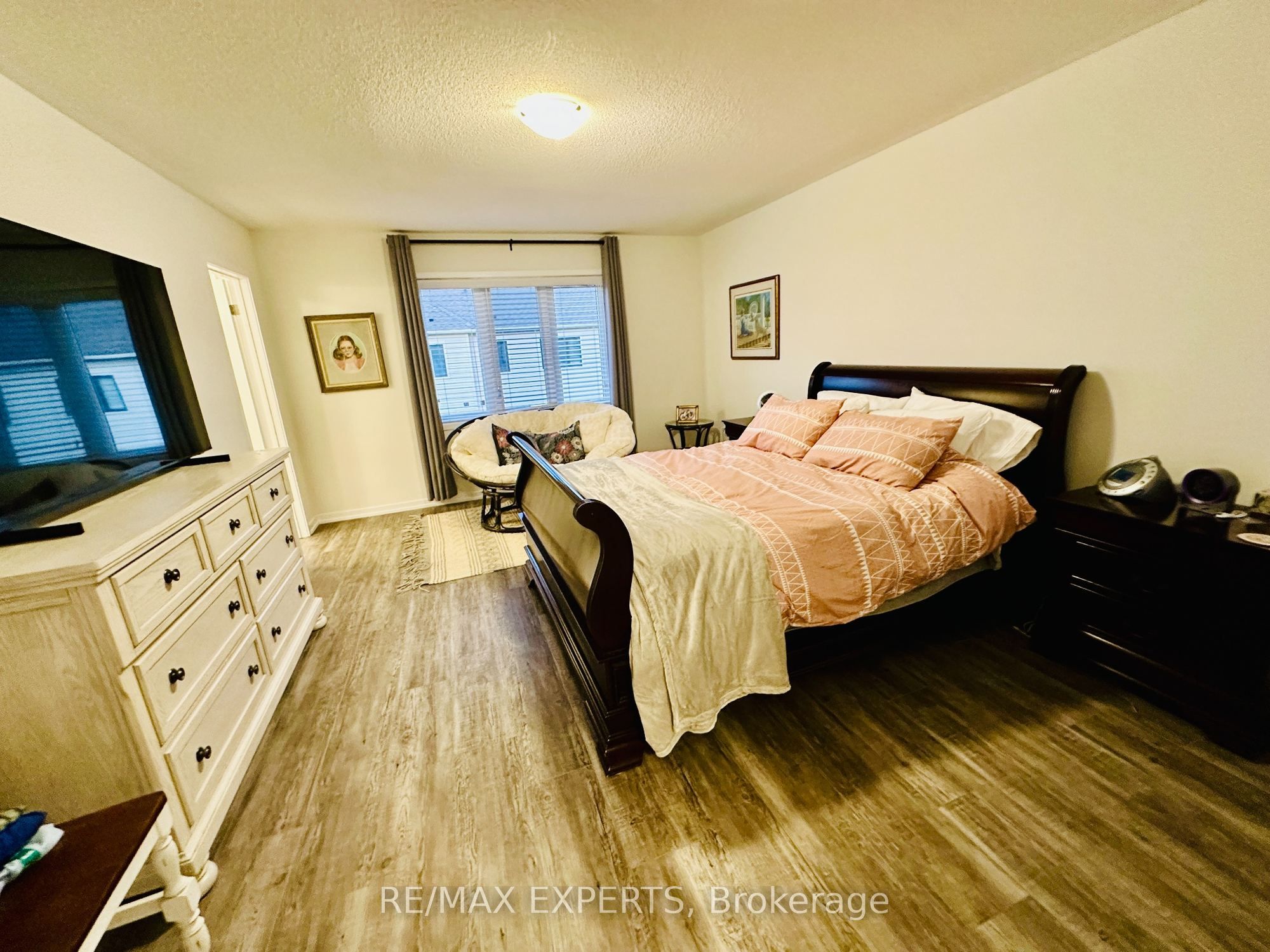 1541 Wheatcroft Drive Property Photo 11