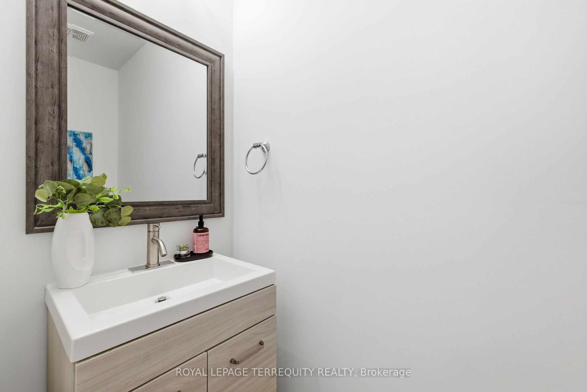 1637 Grandview Street N Property Photo 31