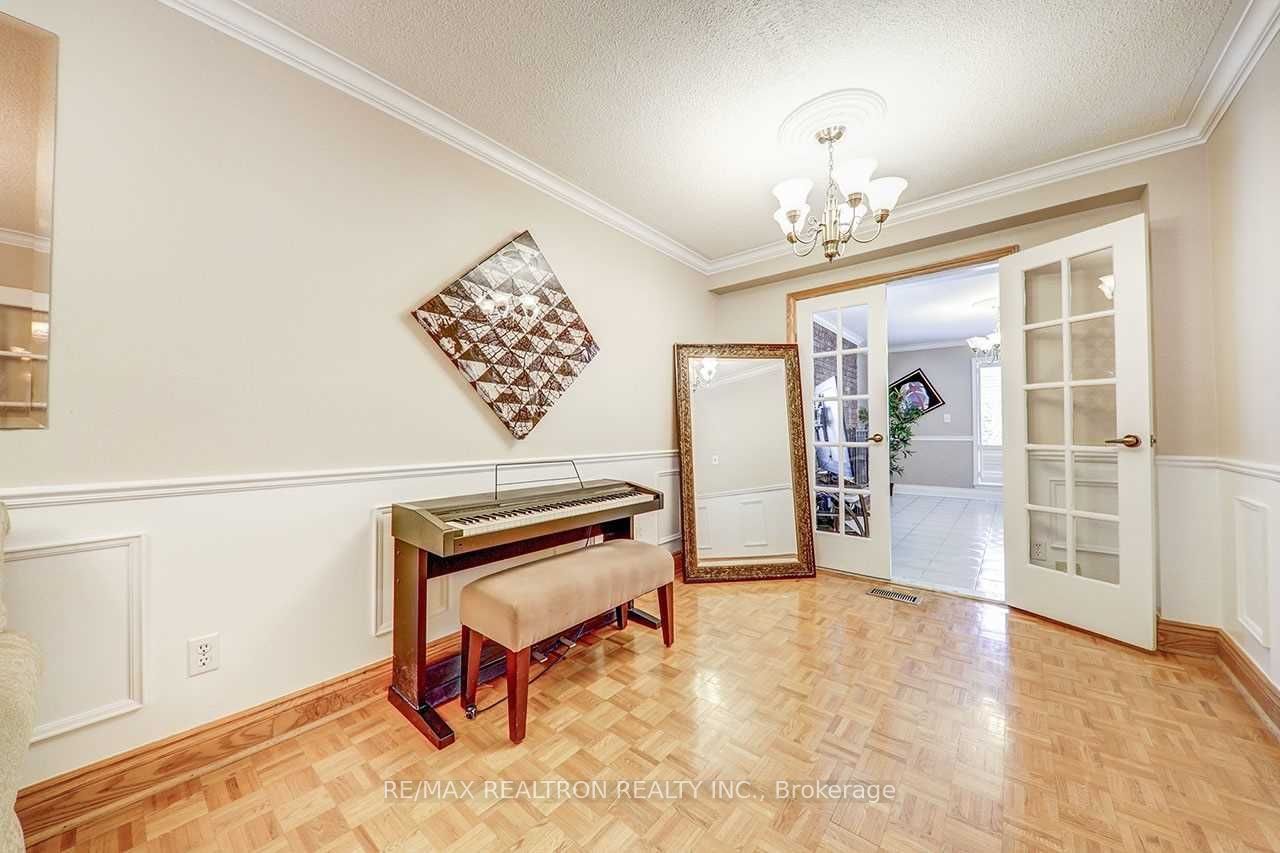 117 Dunsfold Drive Property Photo 3