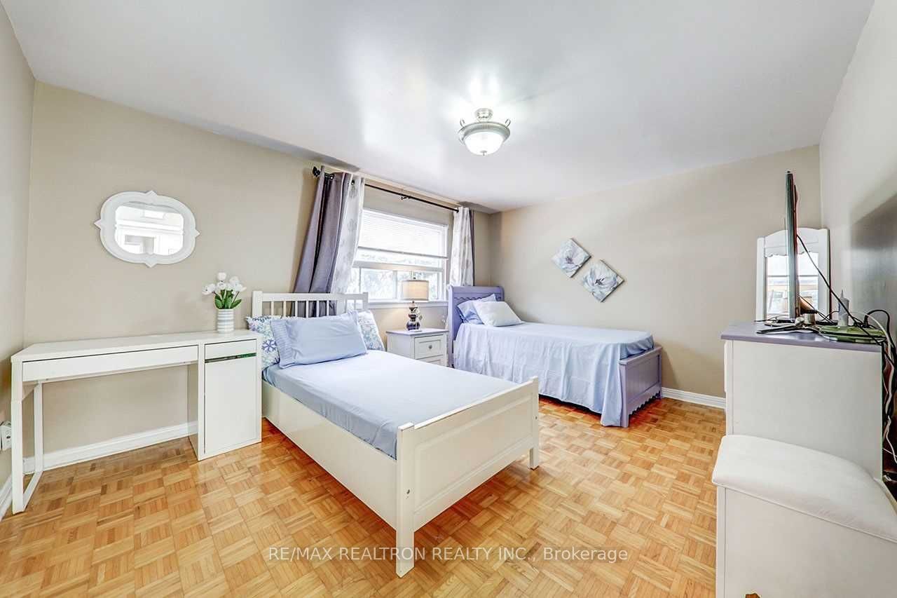 117 Dunsfold Drive Property Photo 10
