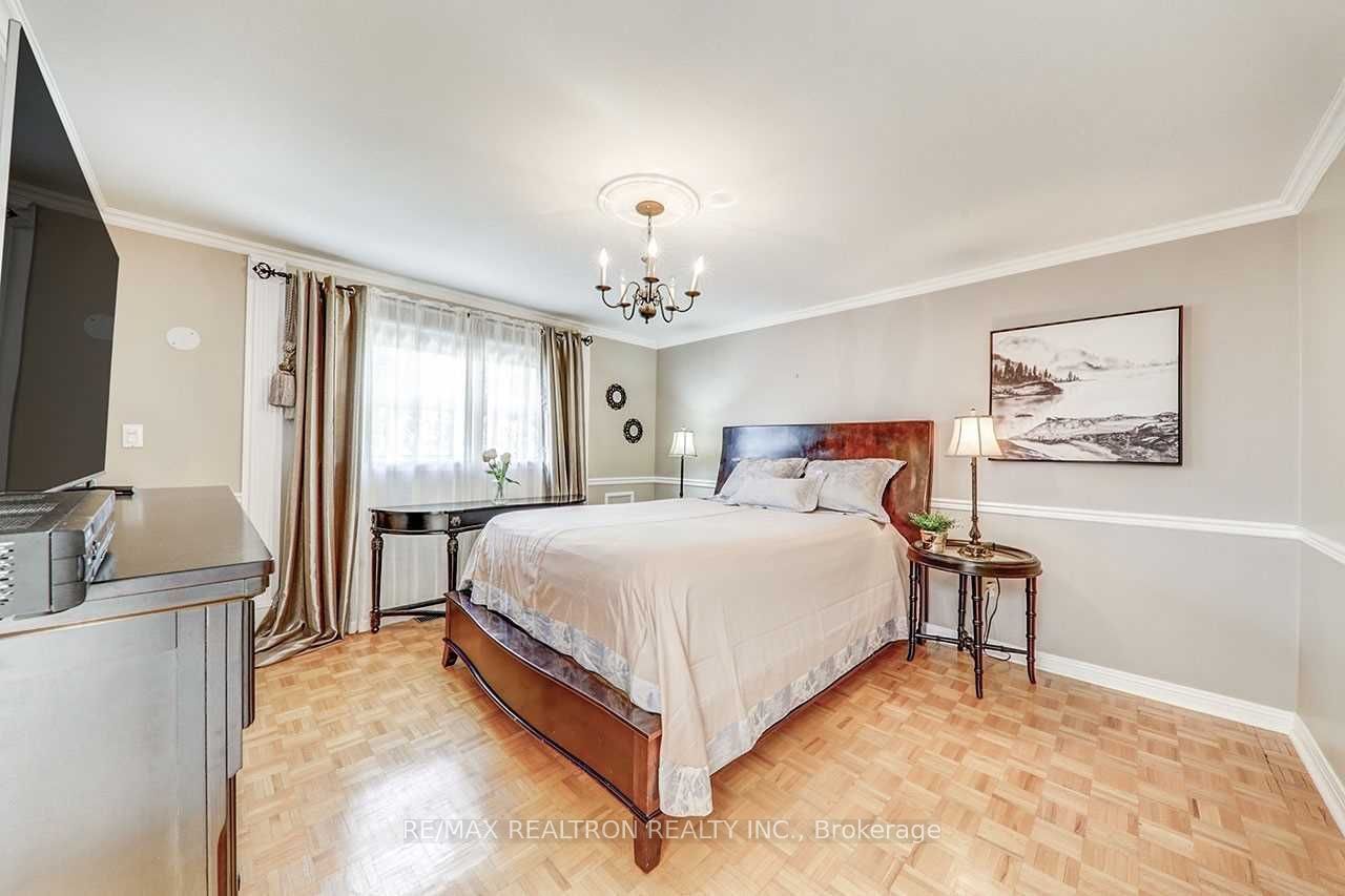 117 Dunsfold Drive Property Photo 11