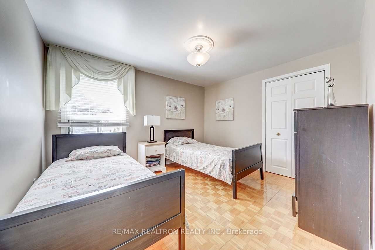 117 Dunsfold Drive Property Photo 14