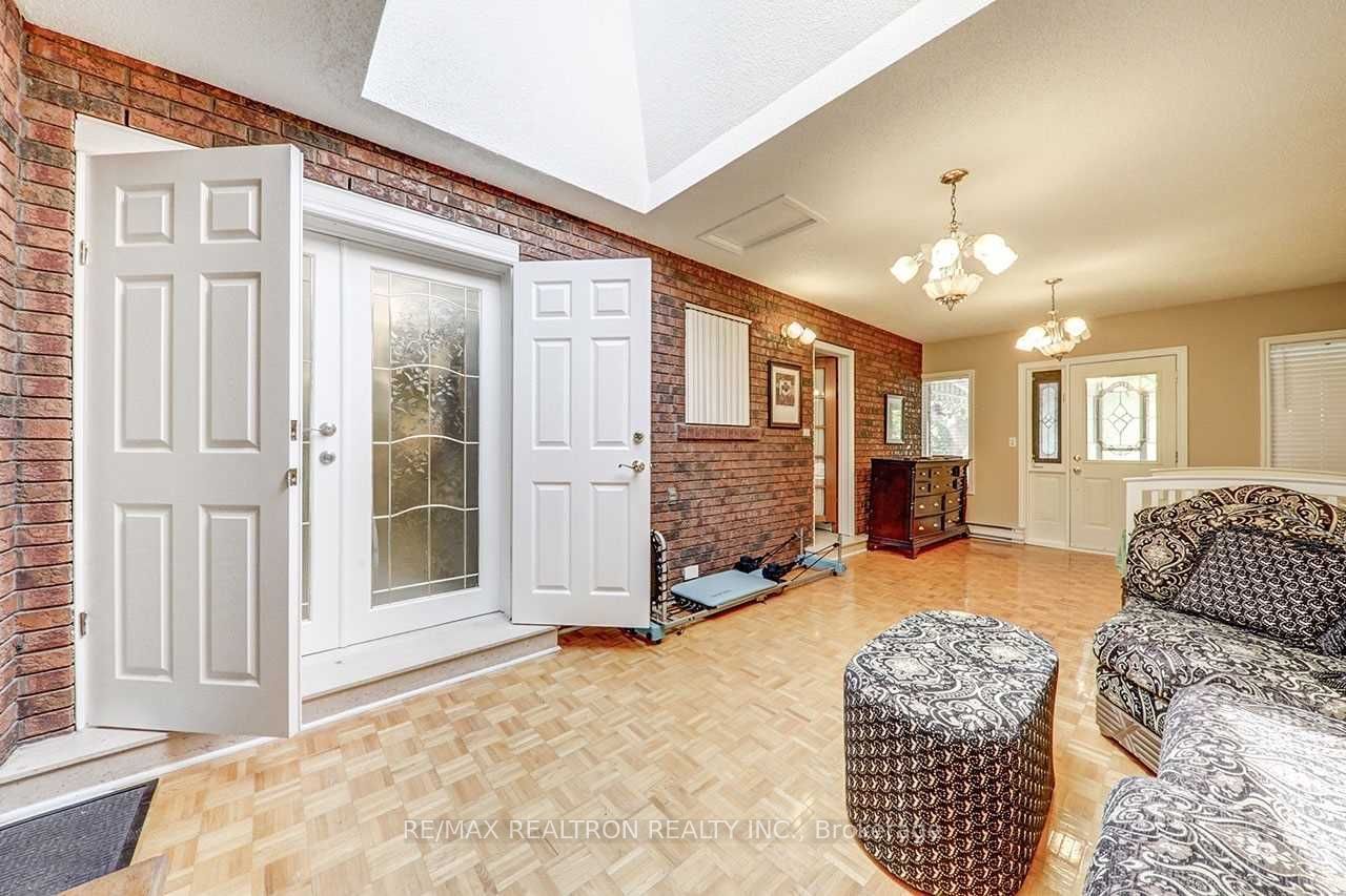 117 Dunsfold Drive Property Photo 18