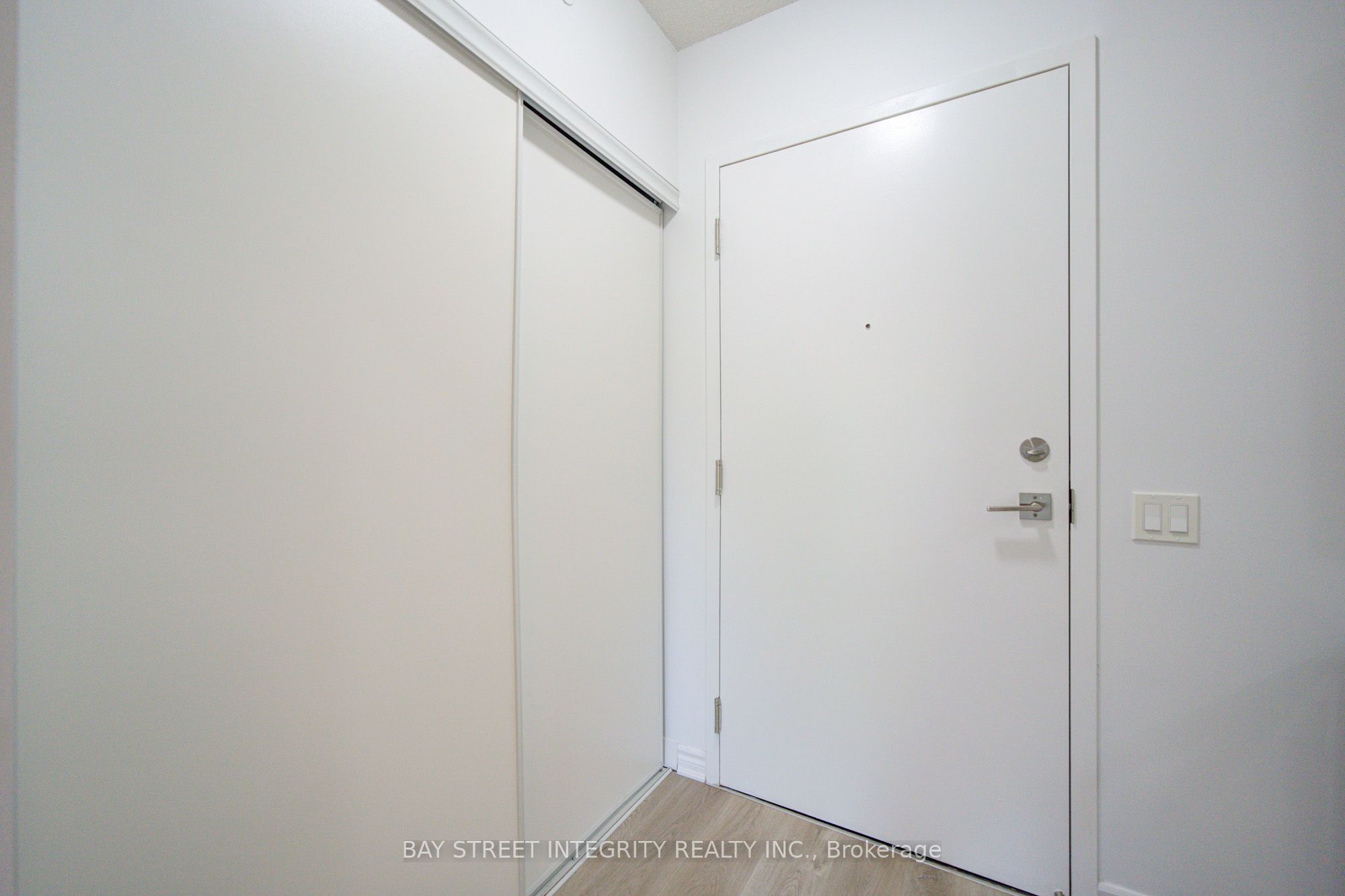 1 Falaise Road 511 Property Photo 5