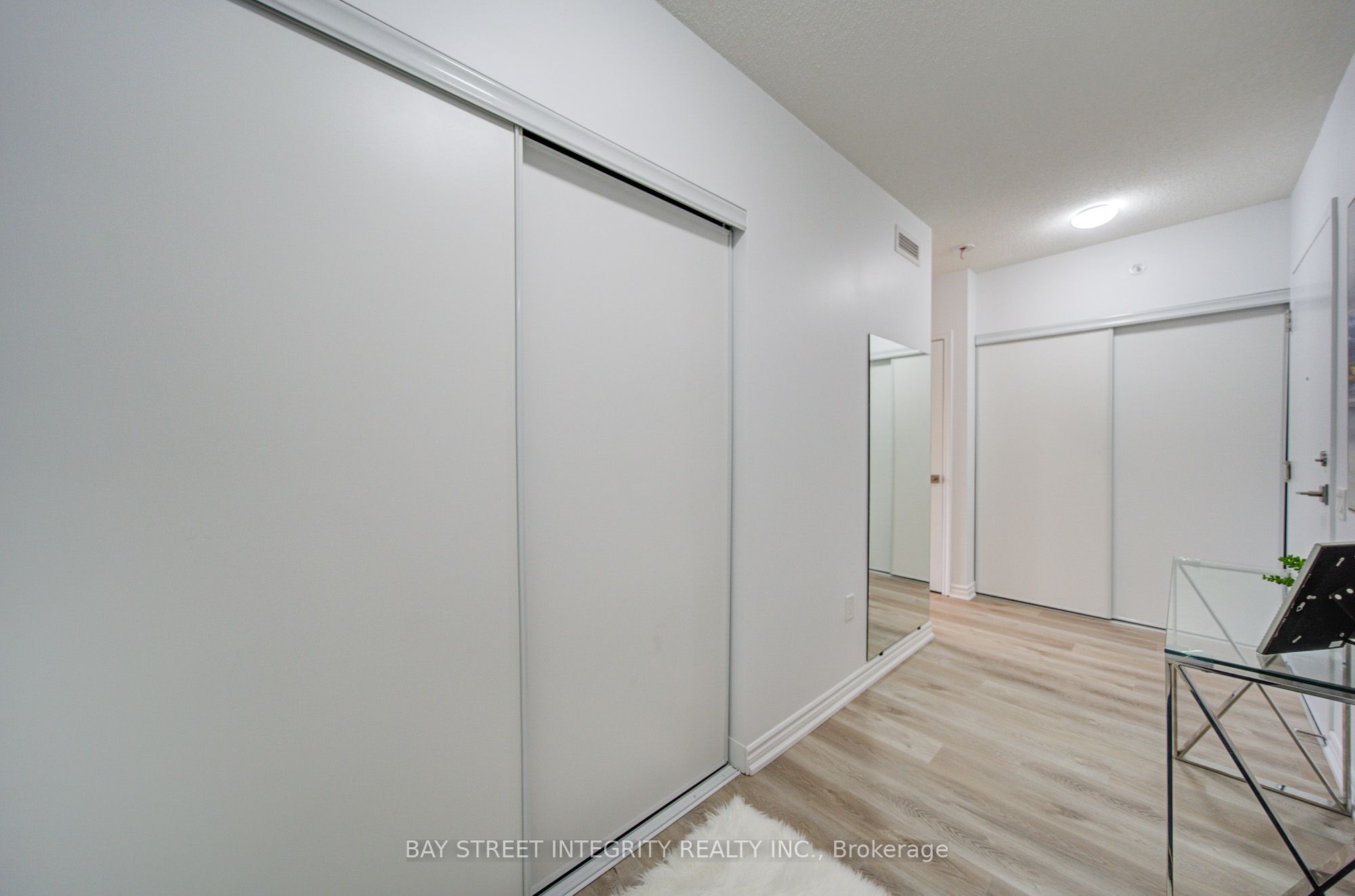 1 Falaise Road 511 Property Photo 8