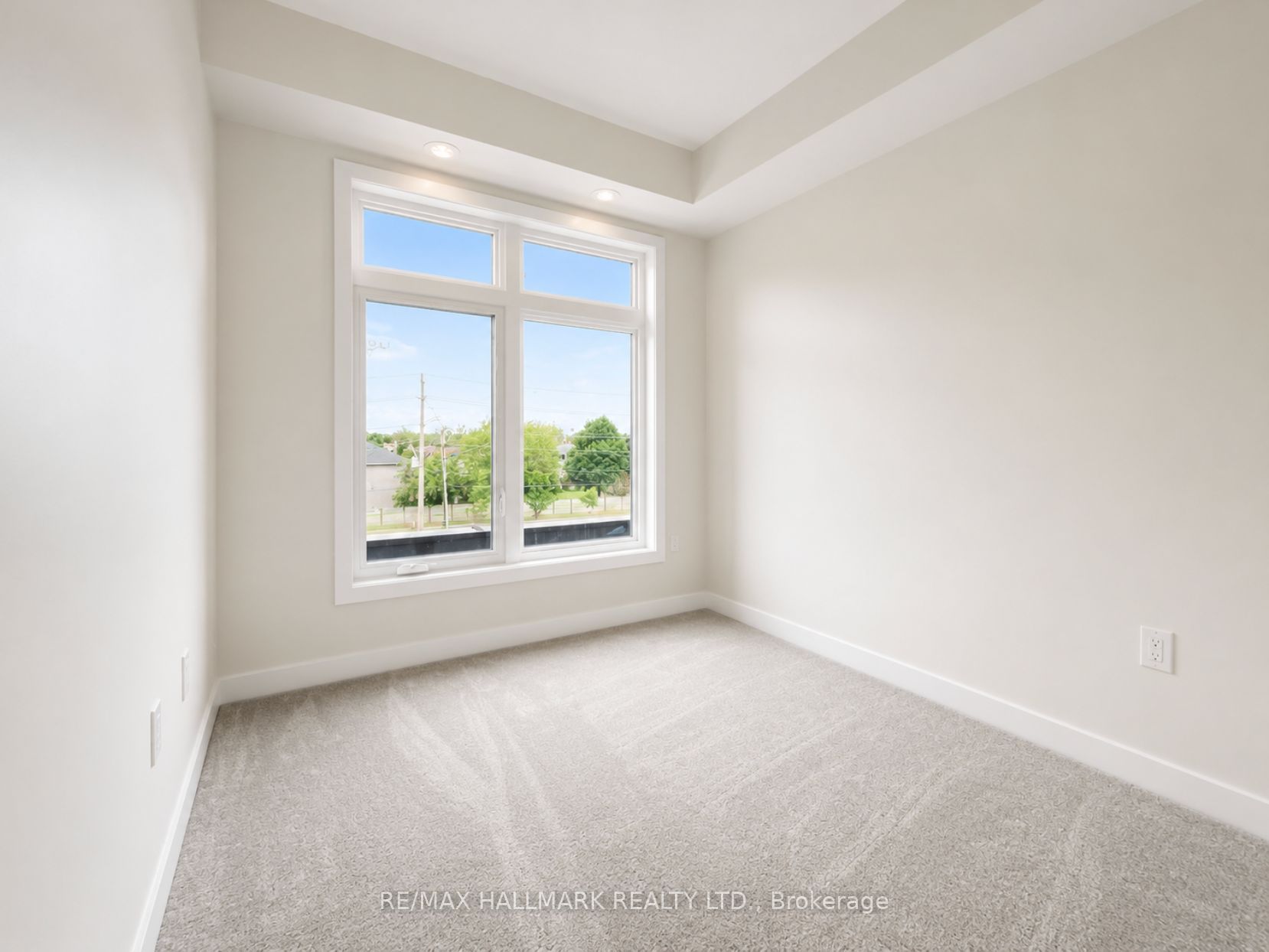 1865 Pickering Parkway S 101 Property Photo 16