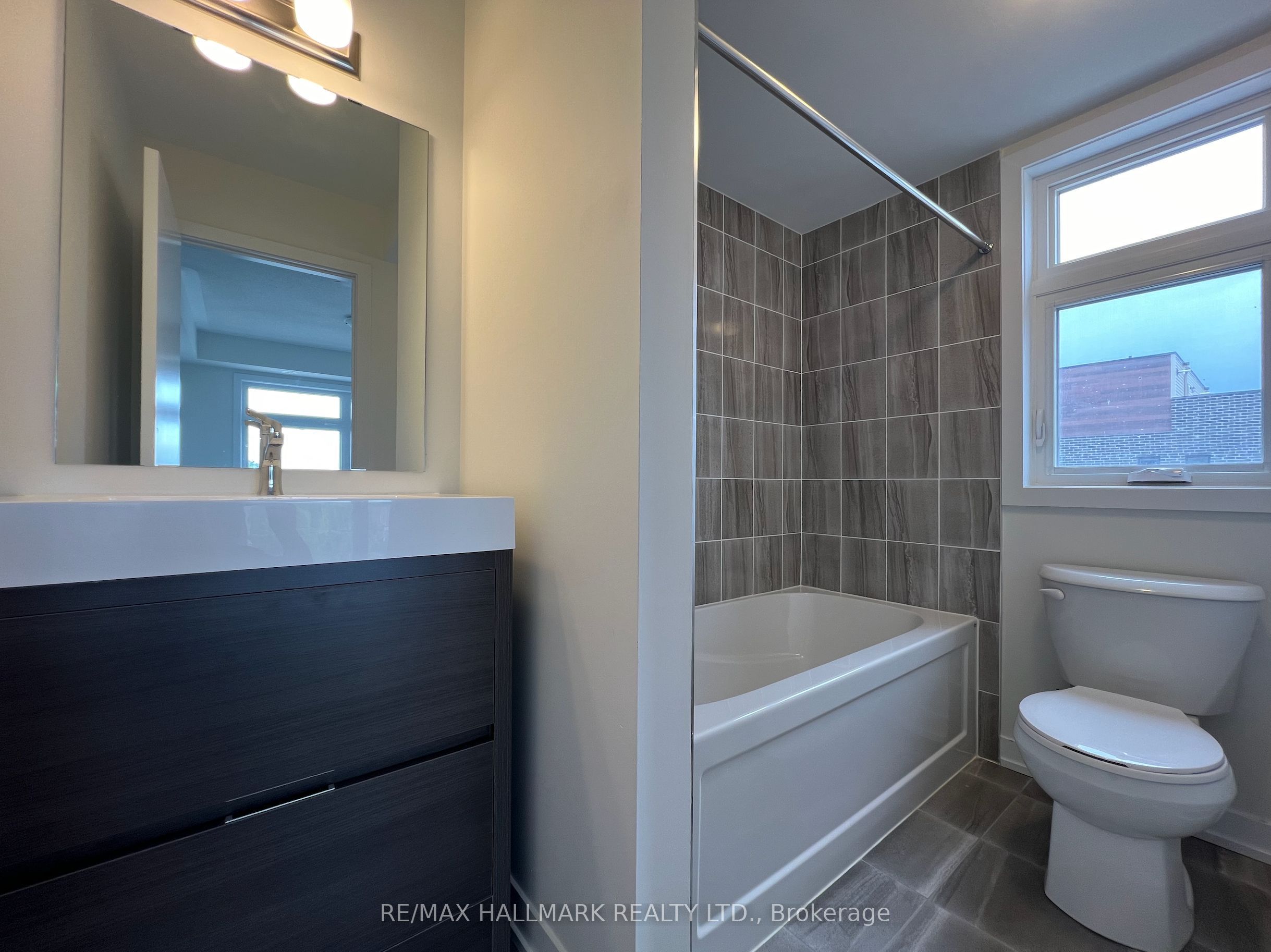 1865 Pickering Parkway S 101 Property Photo 20