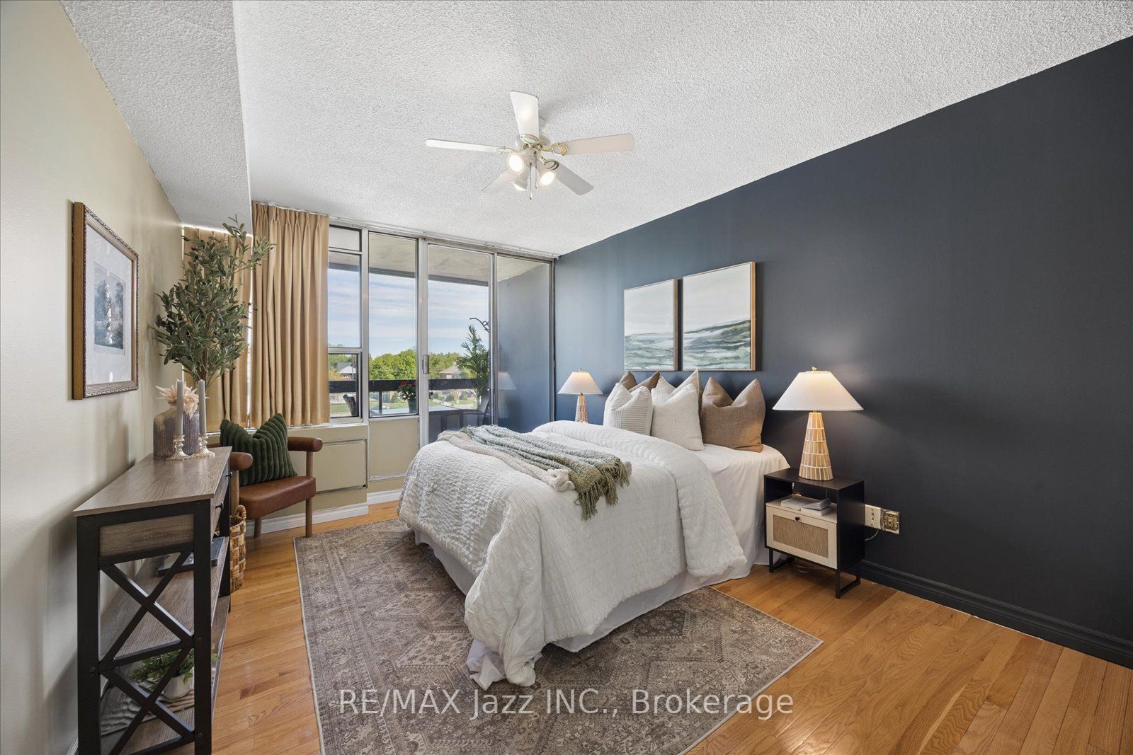 55 William Street E 511 Property Photo 9