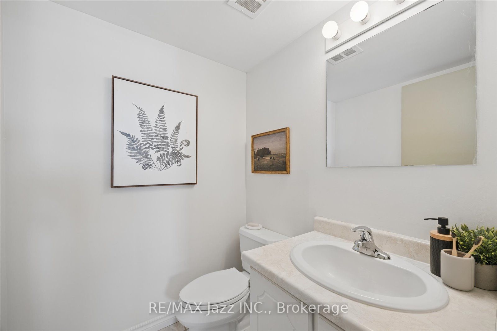 55 William Street E 511 Property Photo 11