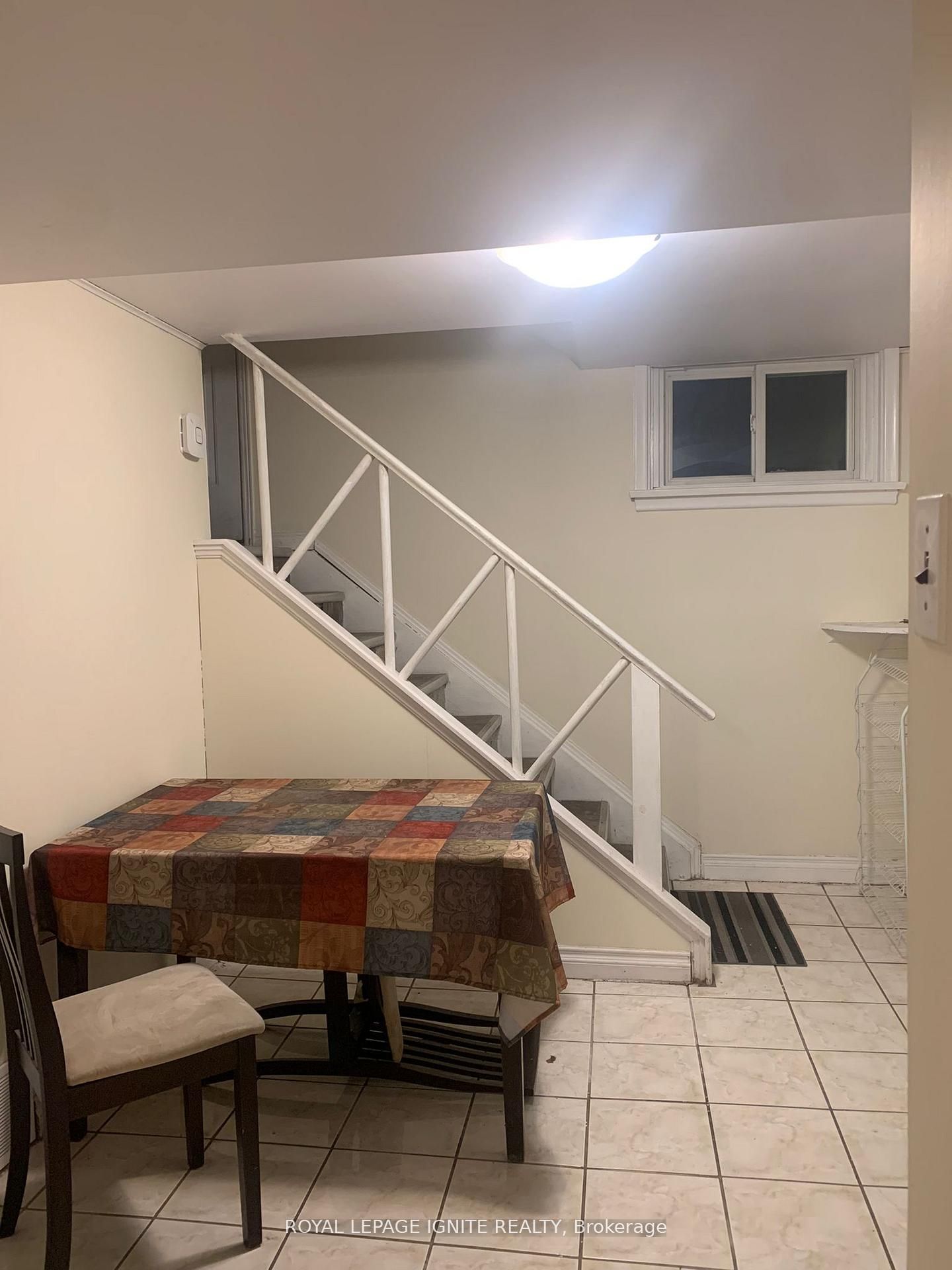 200 Phyllis Avenue Lower Property Photo 2