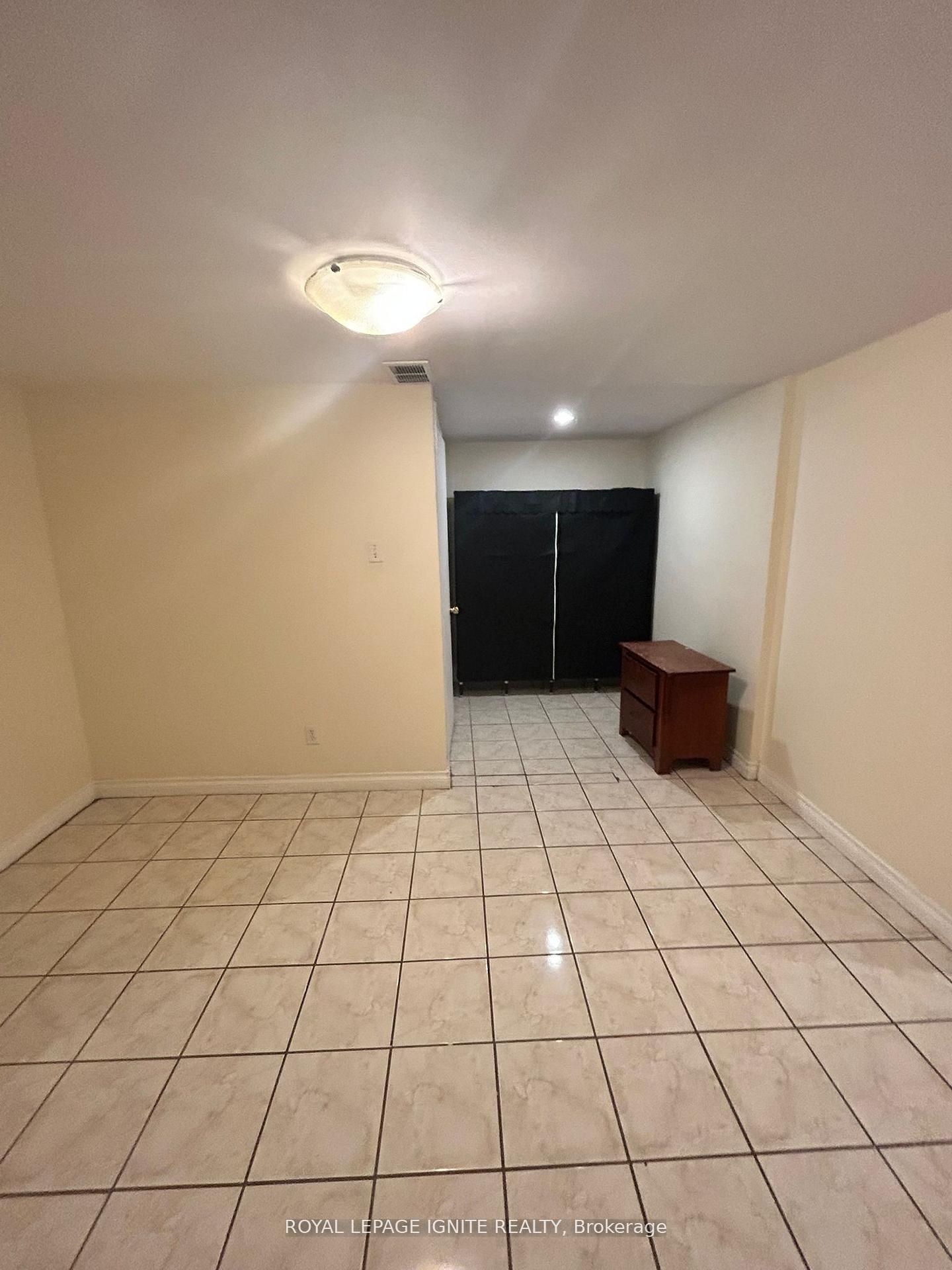 200 Phyllis Avenue Lower Property Photo 5