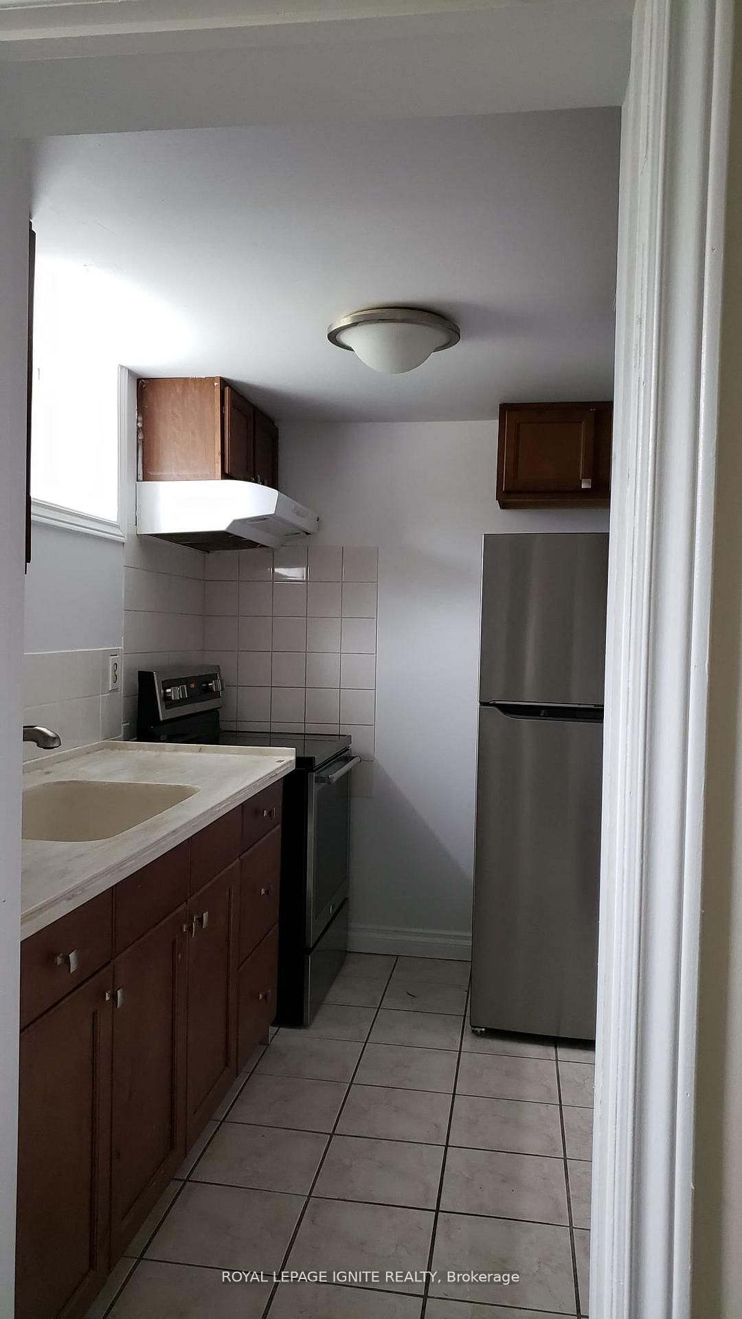 200 Phyllis Avenue Lower Property Photo 7