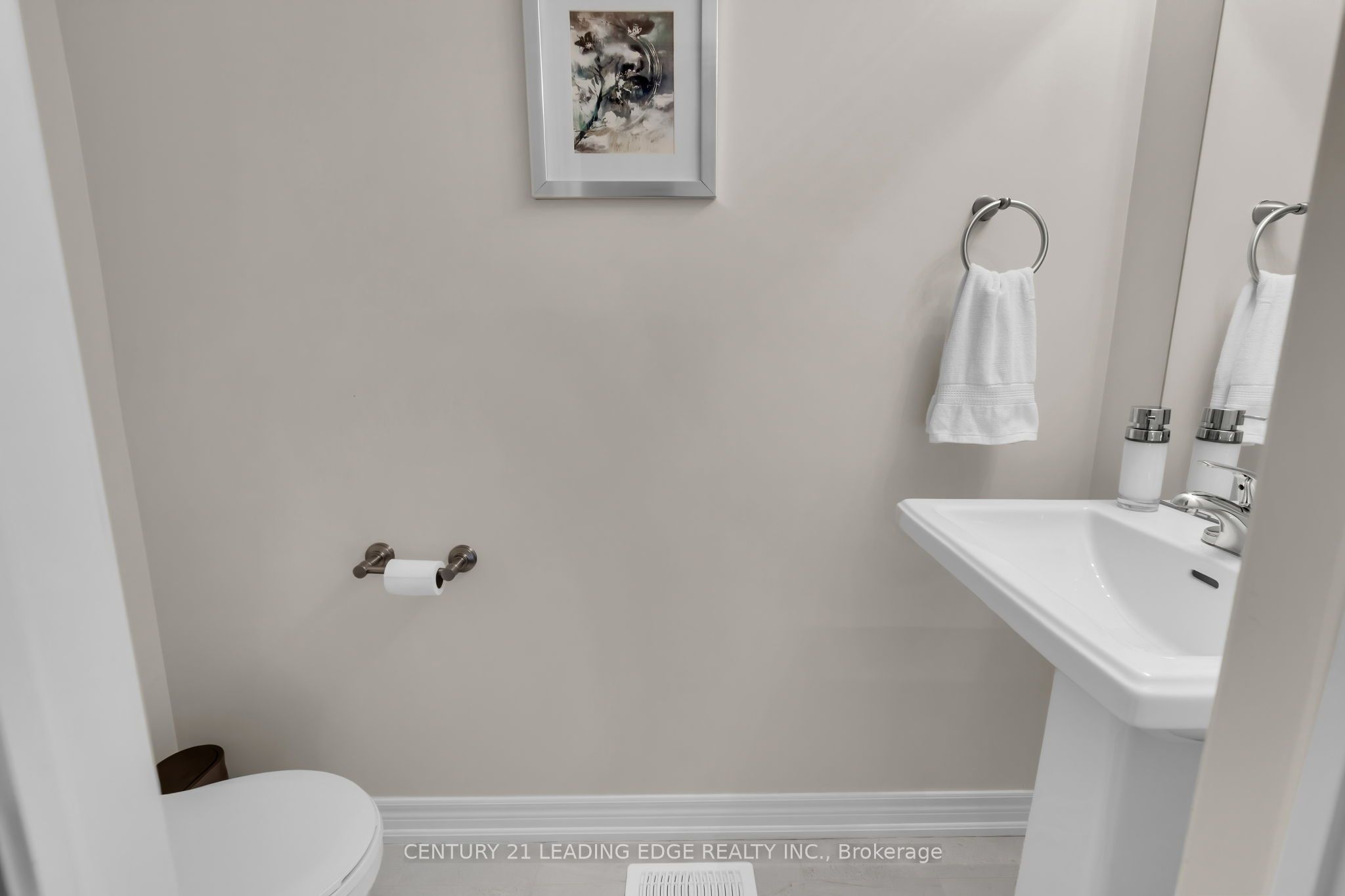 1362 Gull Crossing N Property Photo 8