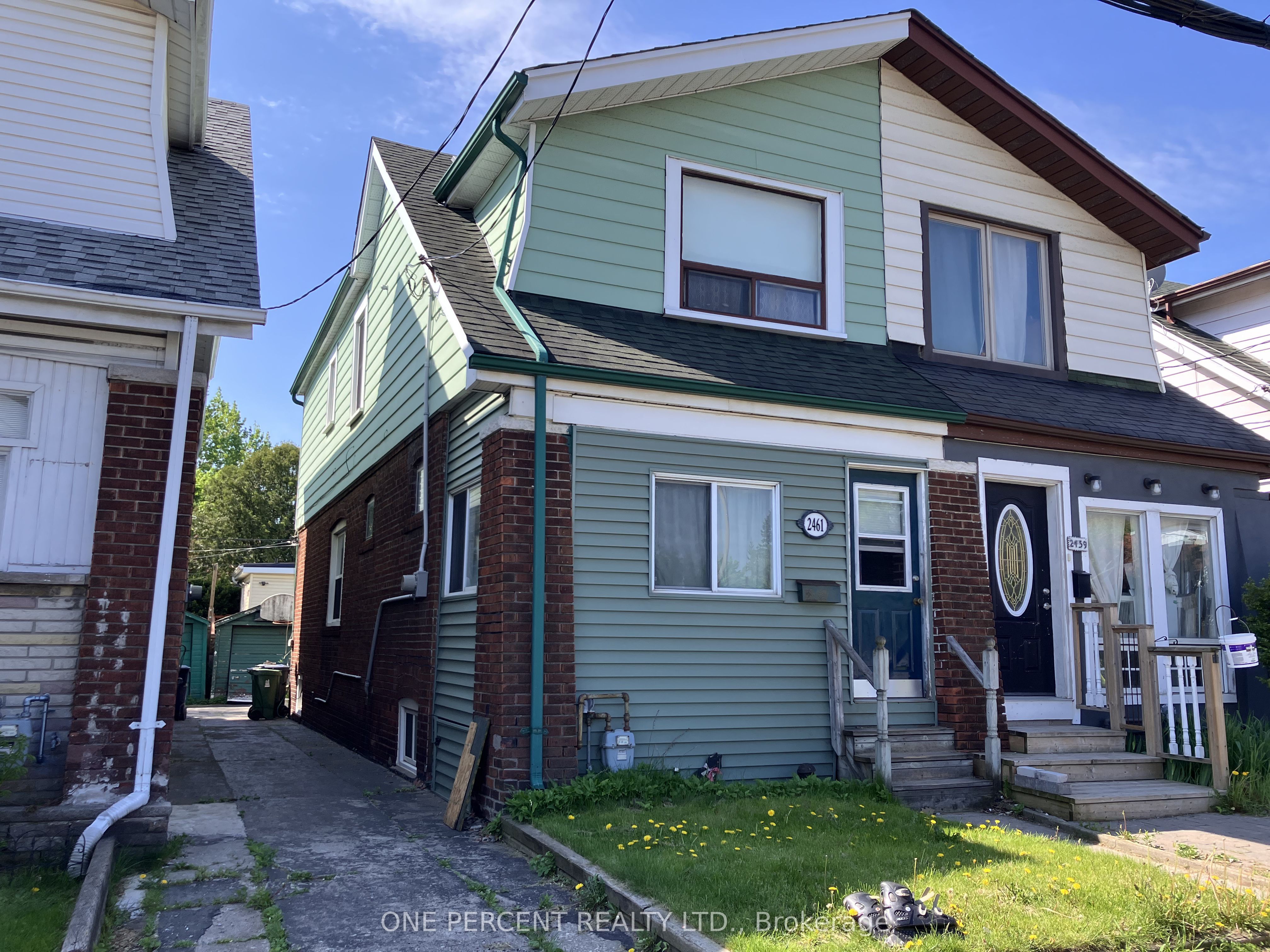 2461 Gerrard Street E Property Photo 1