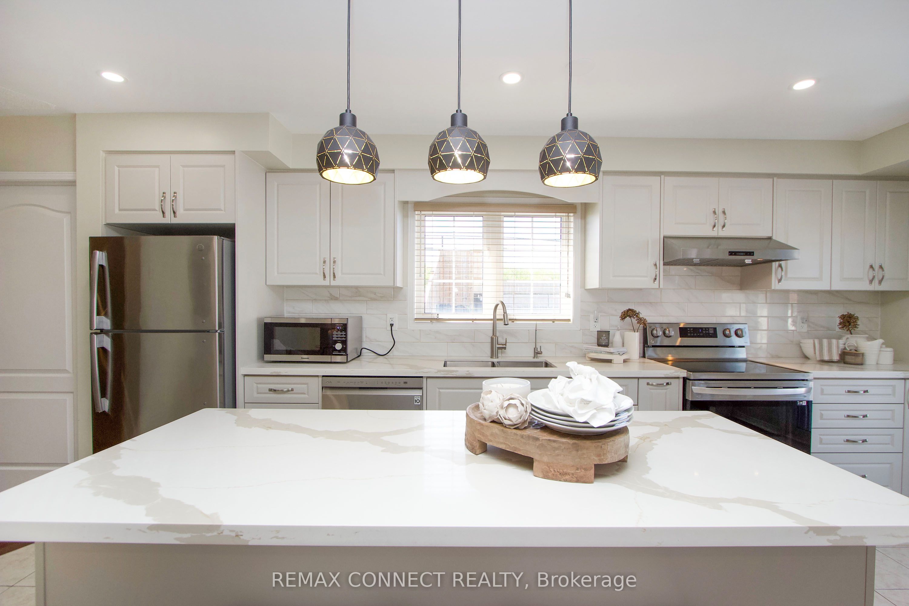 13 Netherway Crescent Property Photo 6