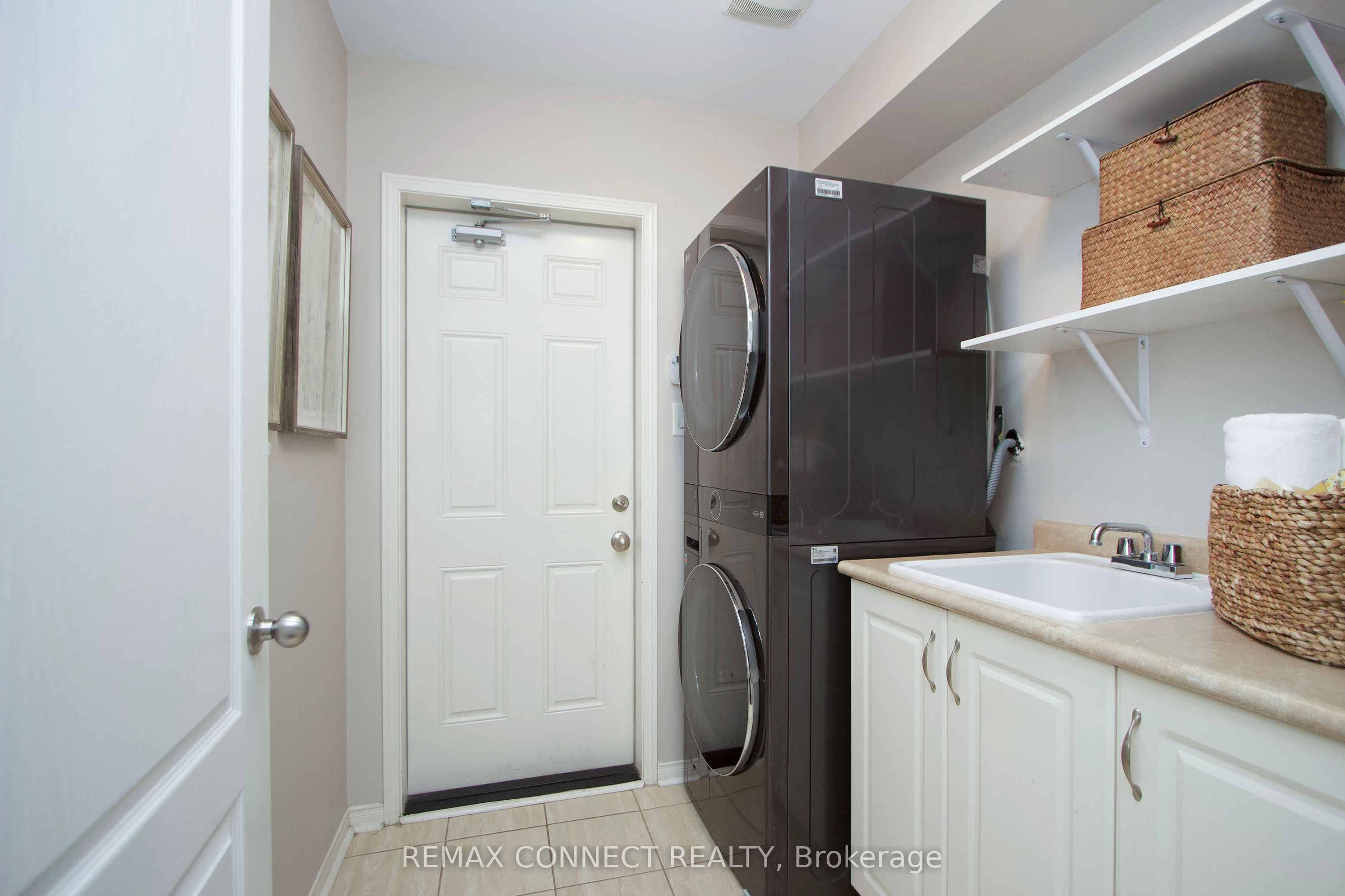 13 Netherway Crescent Property Photo 11