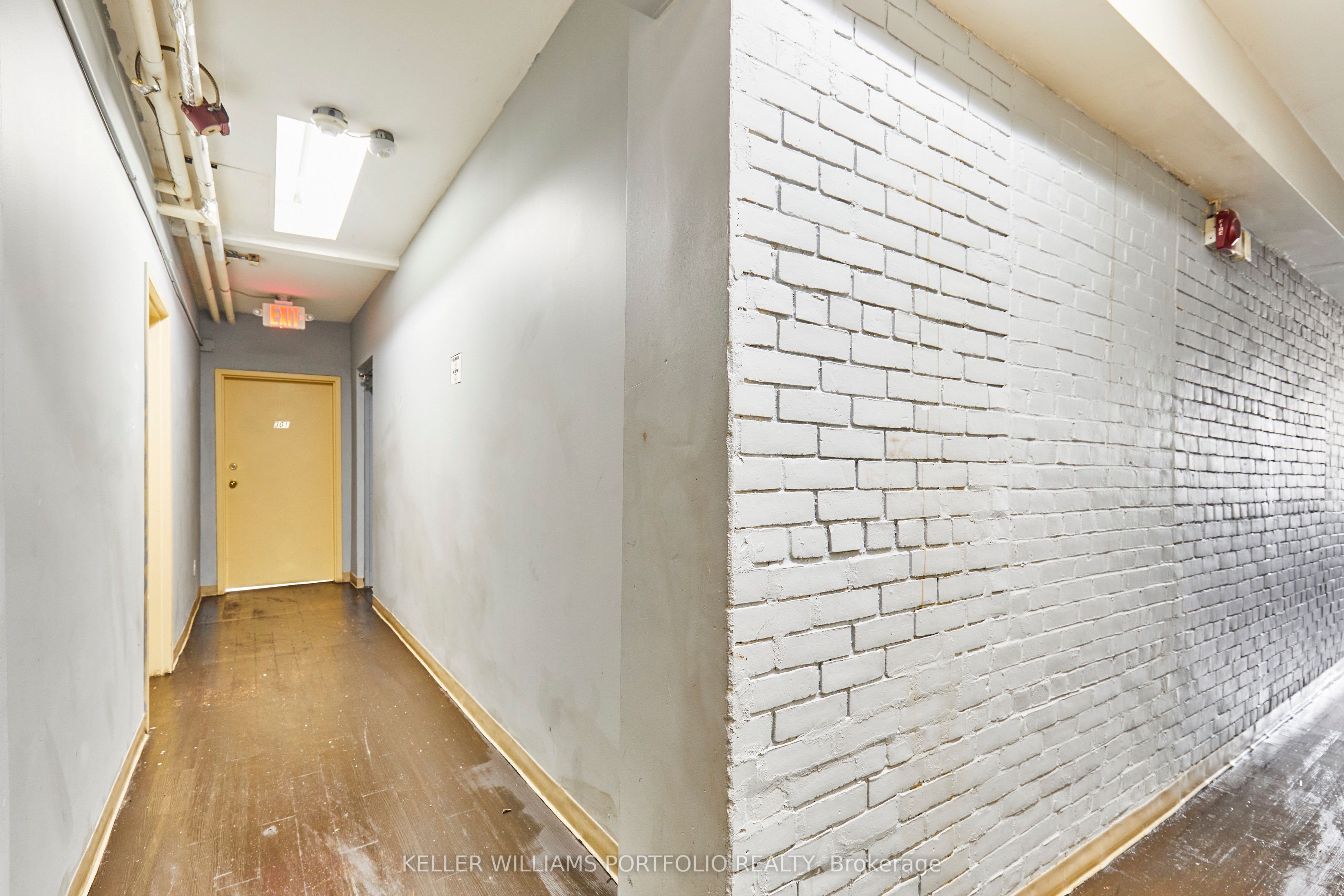 1395 Gerrard Street E Property Photo 12