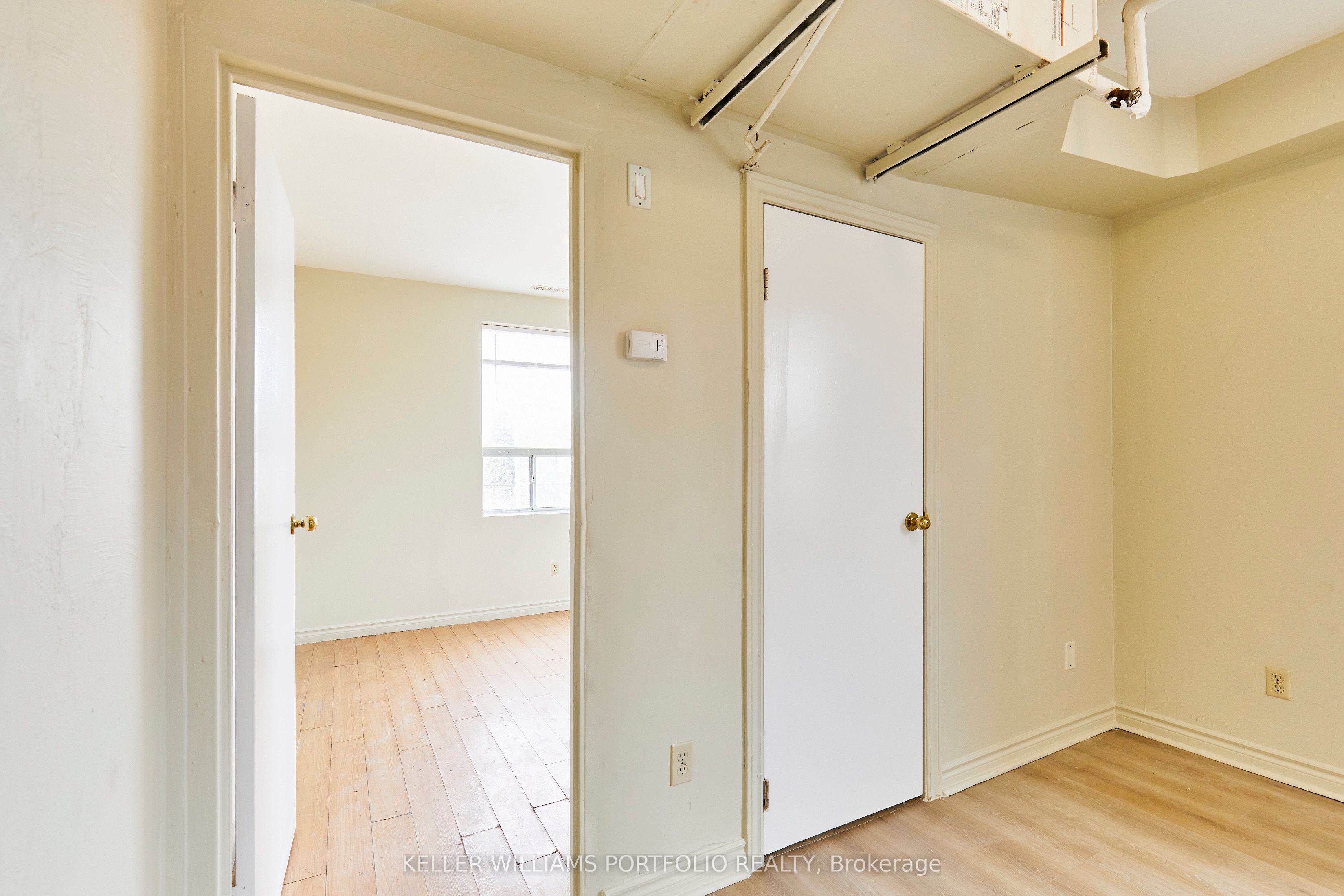 1395 Gerrard Street E Property Photo 28