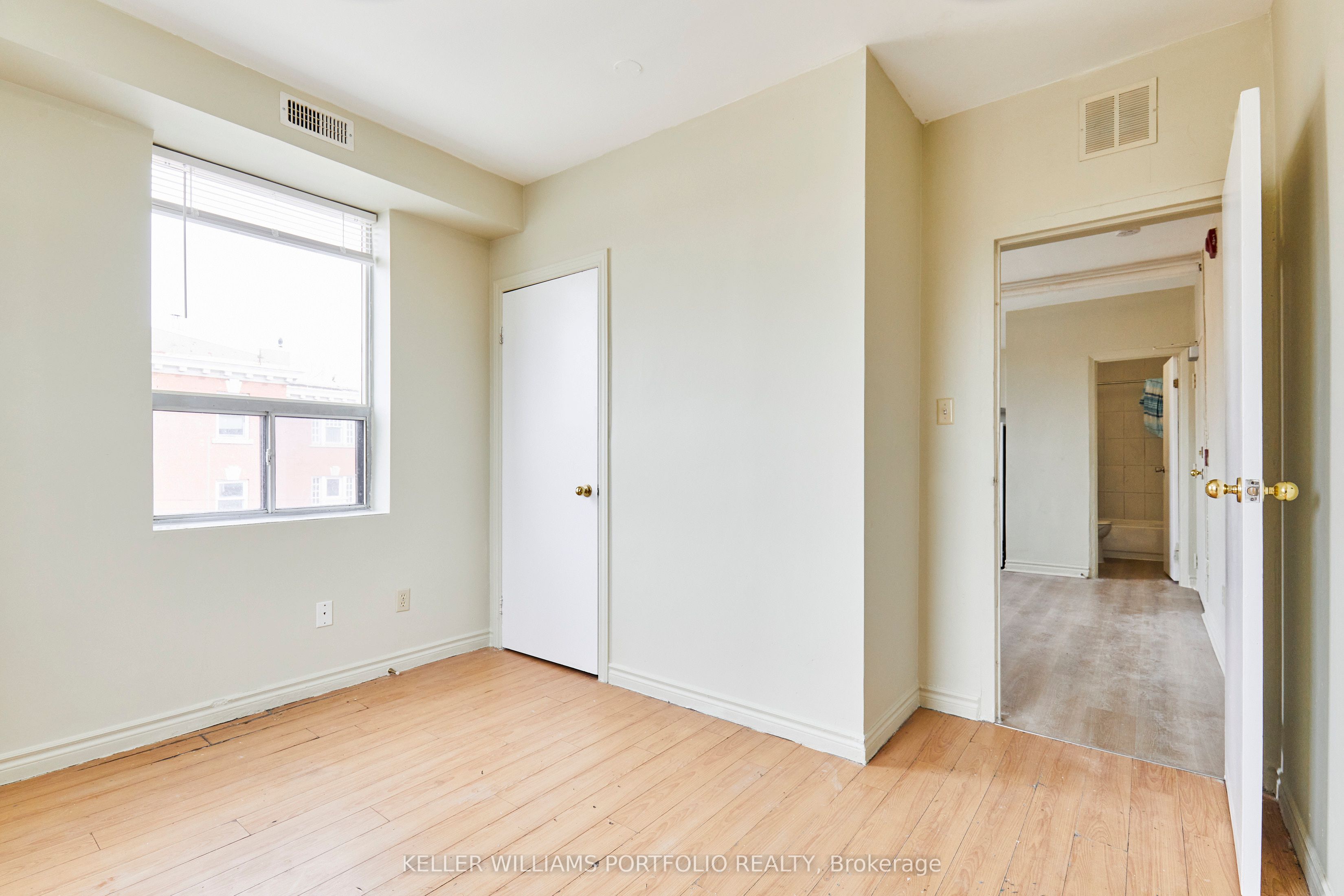 1395 Gerrard Street E Property Photo 29