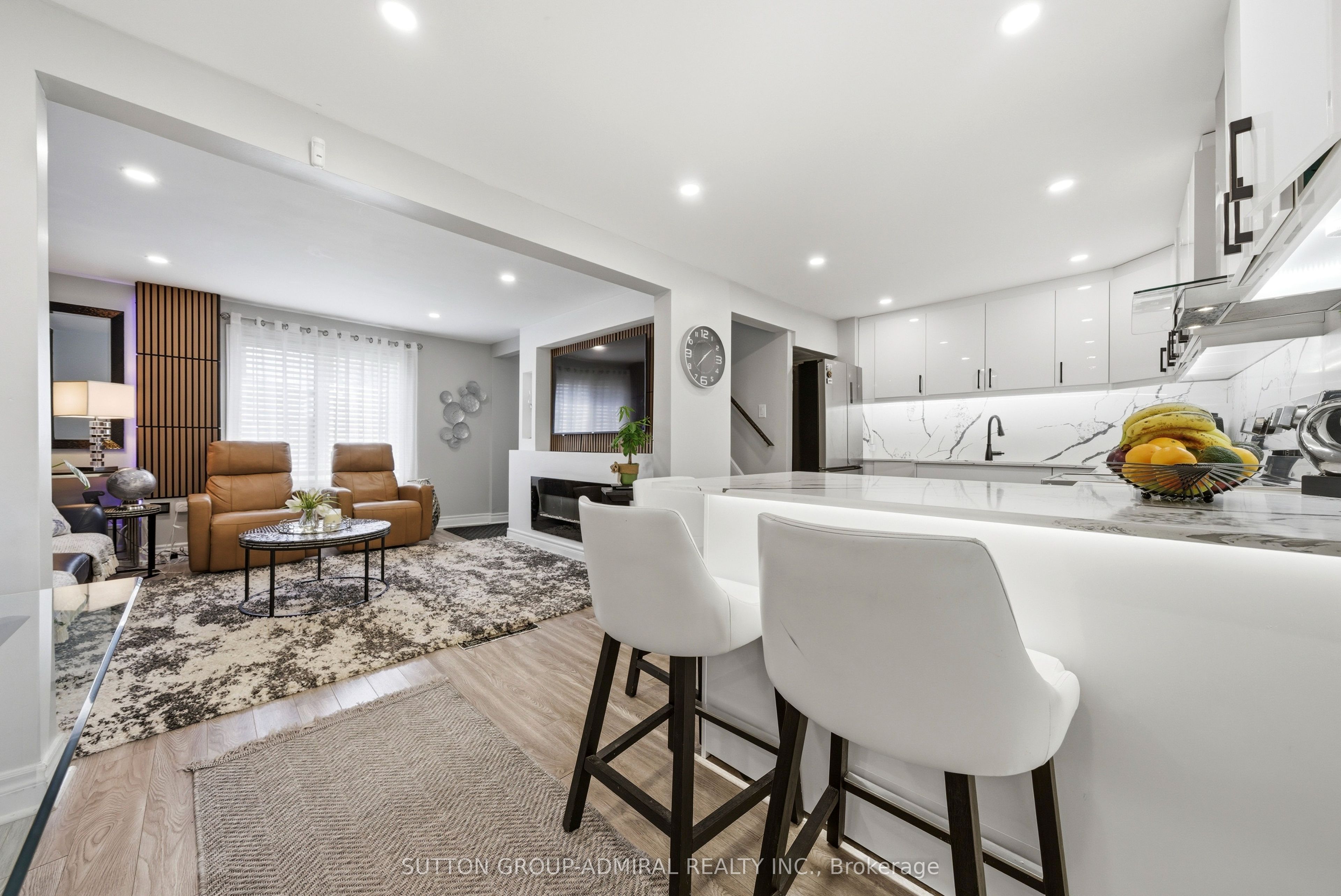 20 Brock Street E Property Photo 6