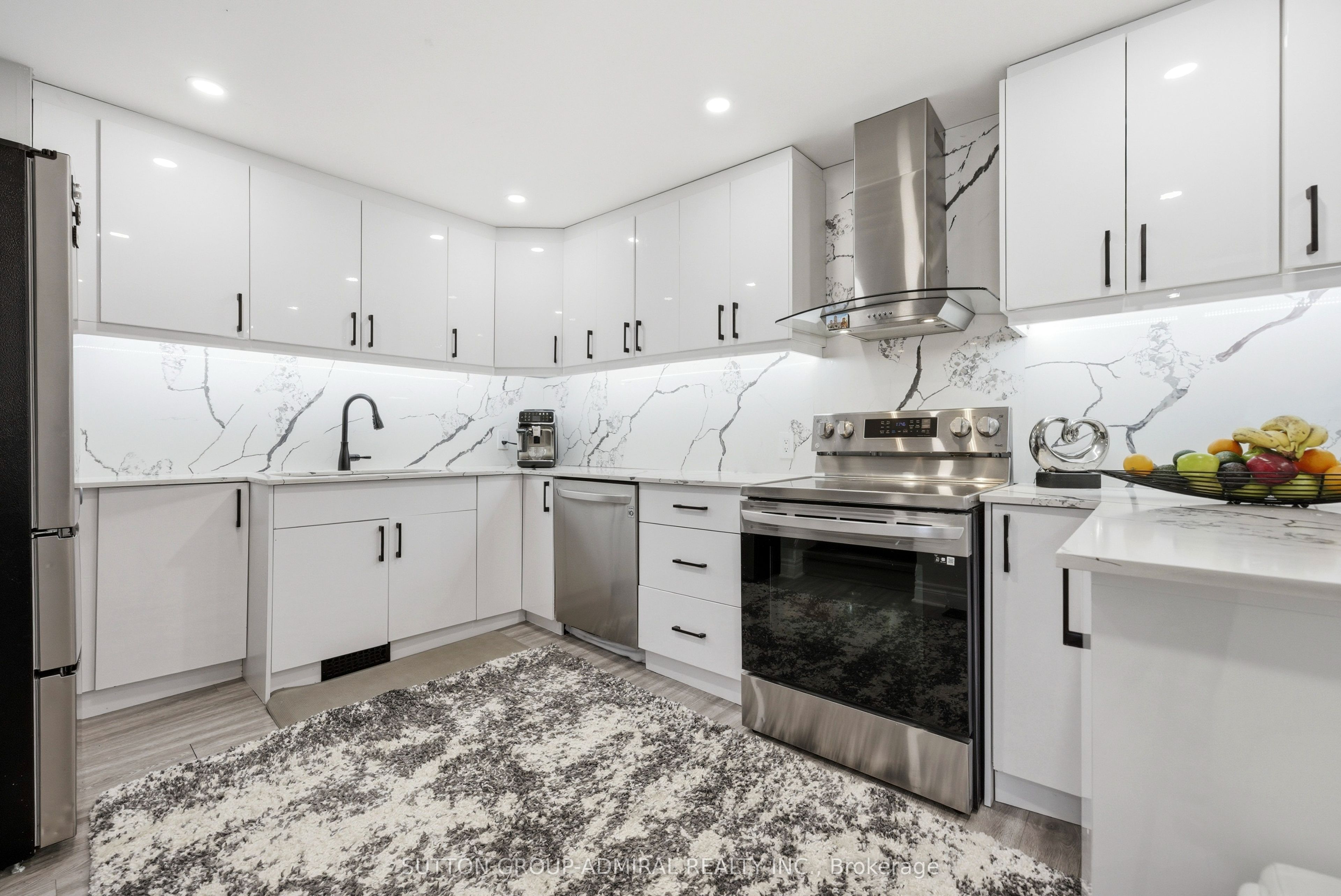 20 Brock Street E Property Photo 8