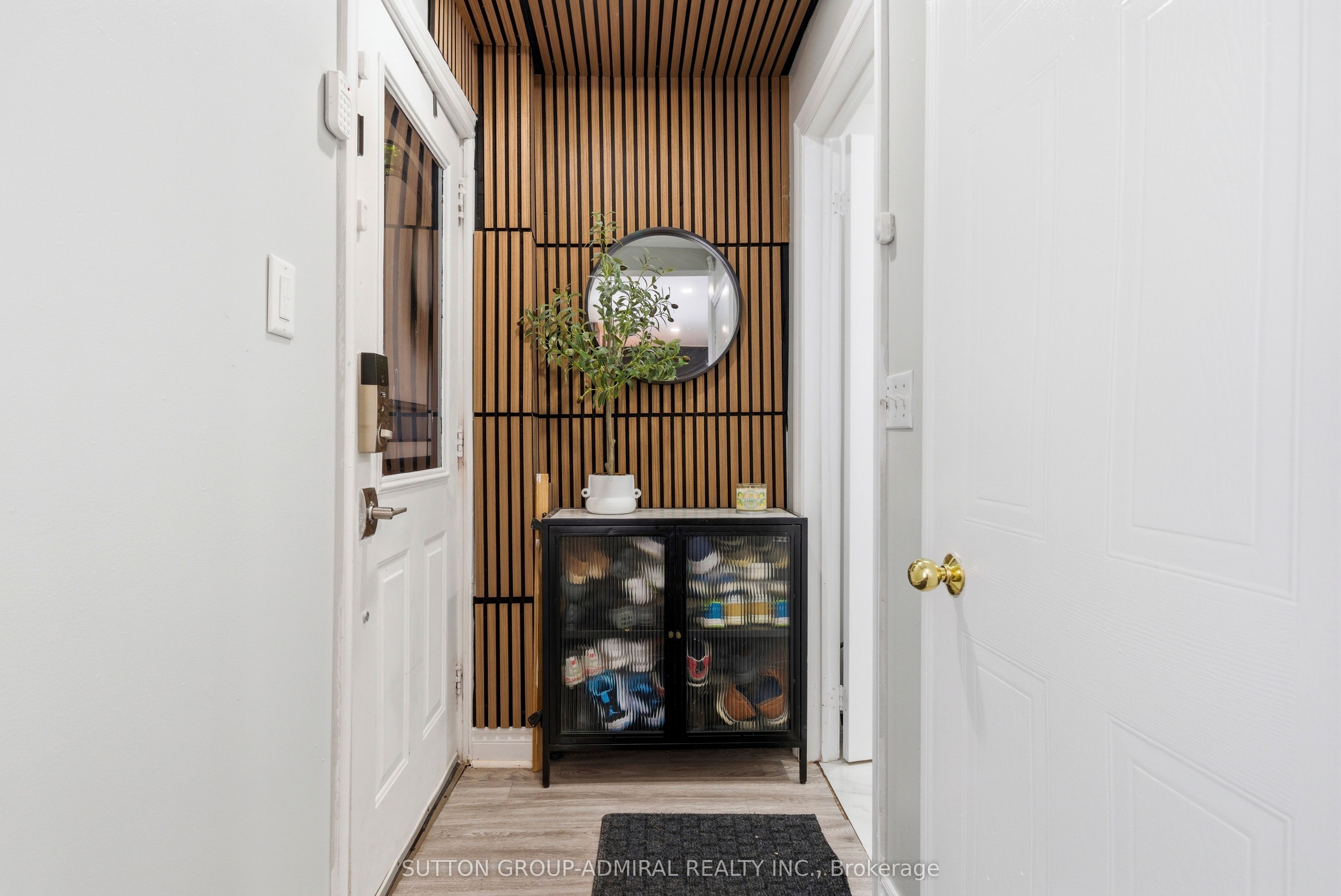 20 Brock Street E Property Photo 12