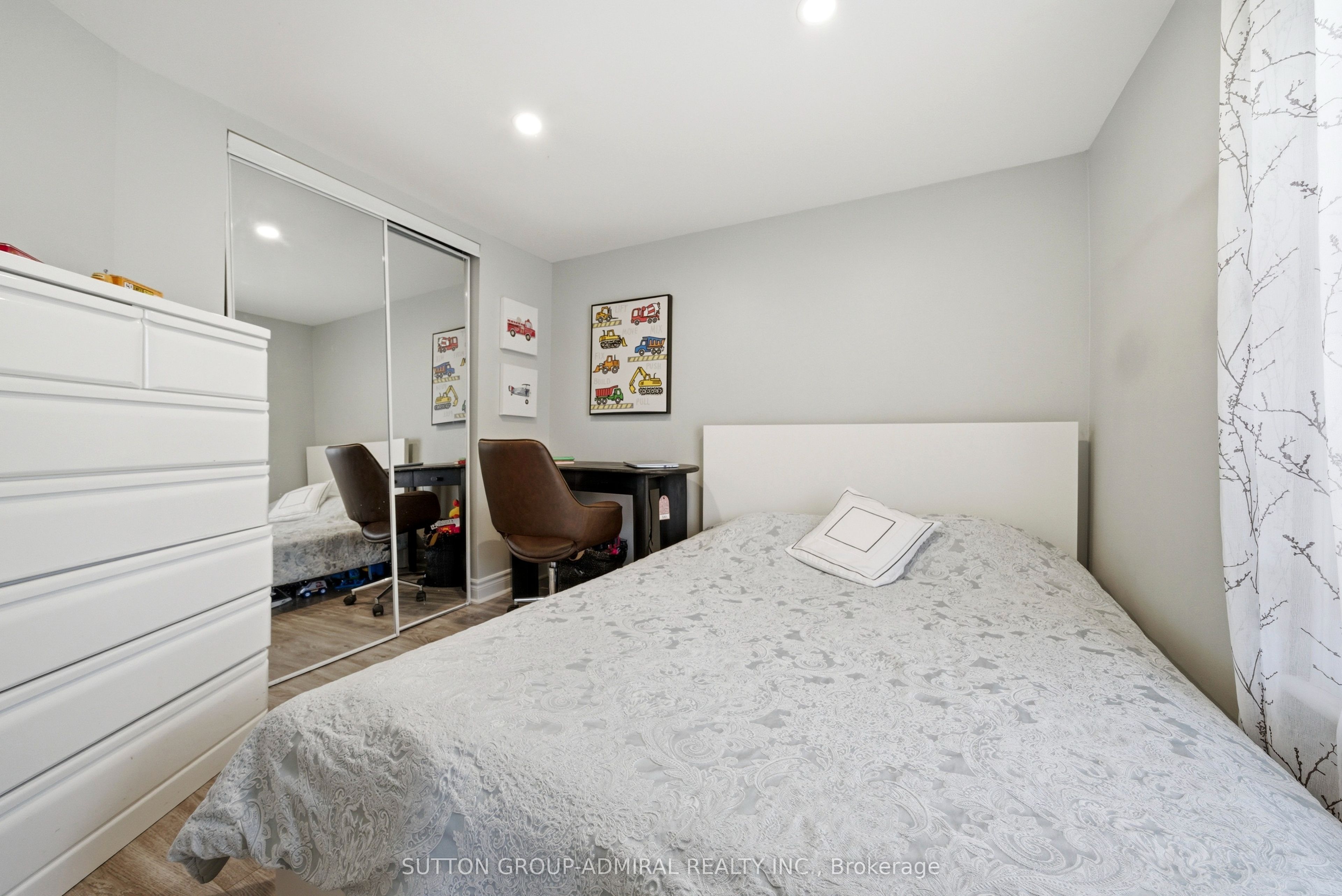 20 Brock Street E Property Photo 18