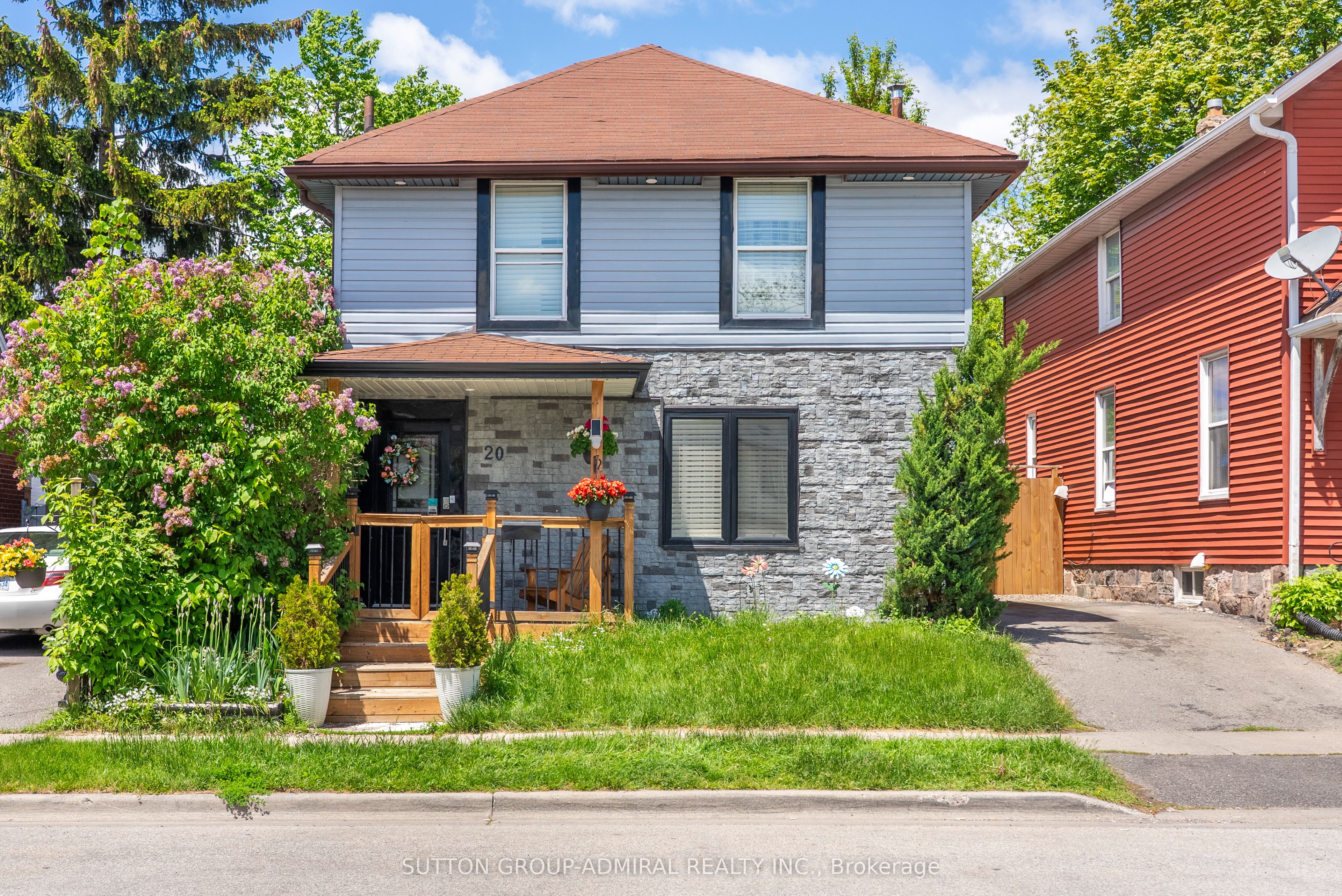 20 Brock Street E Property Photo 27